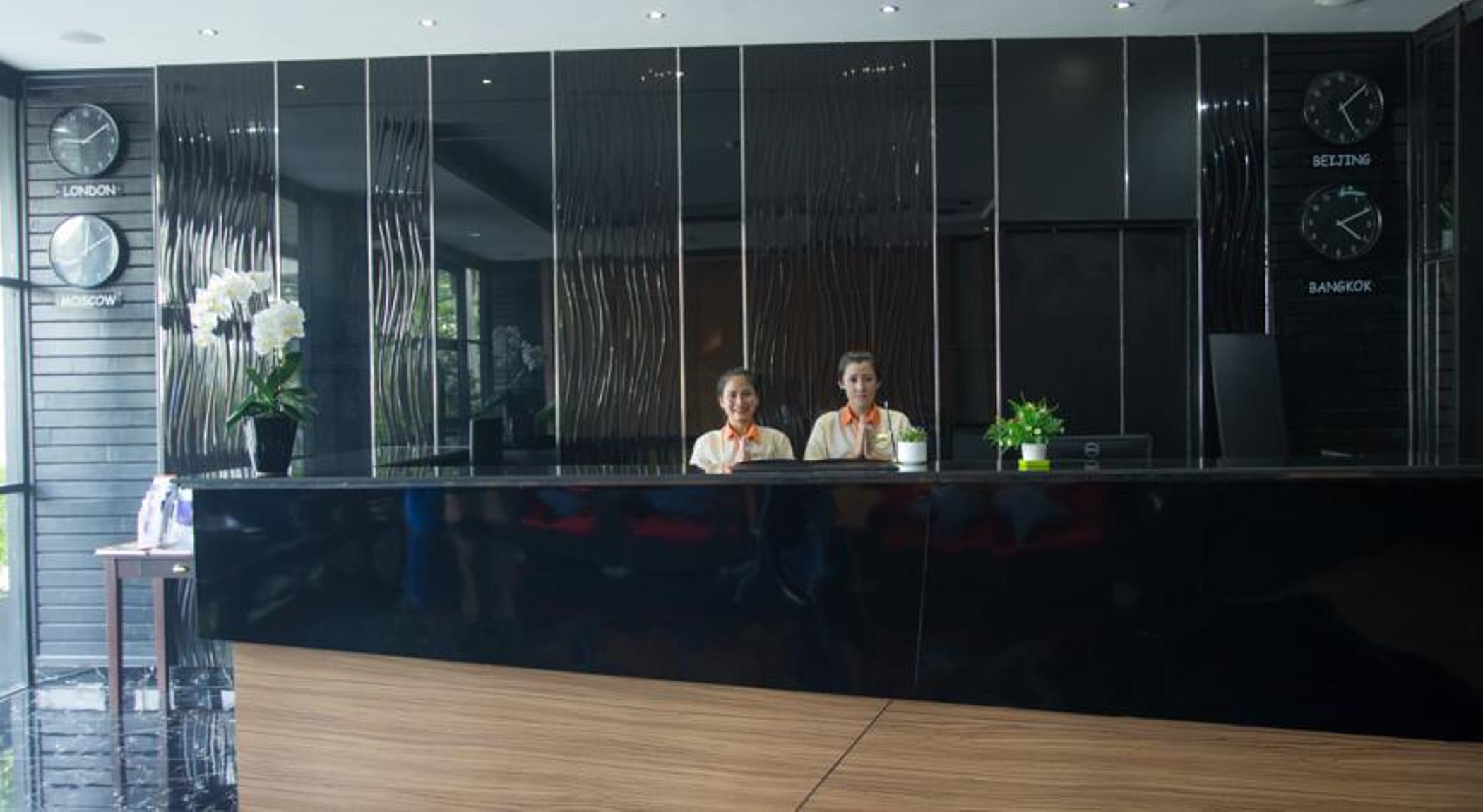 هتل گلدن تولیپ اسنشال پاتایا Na Kluea