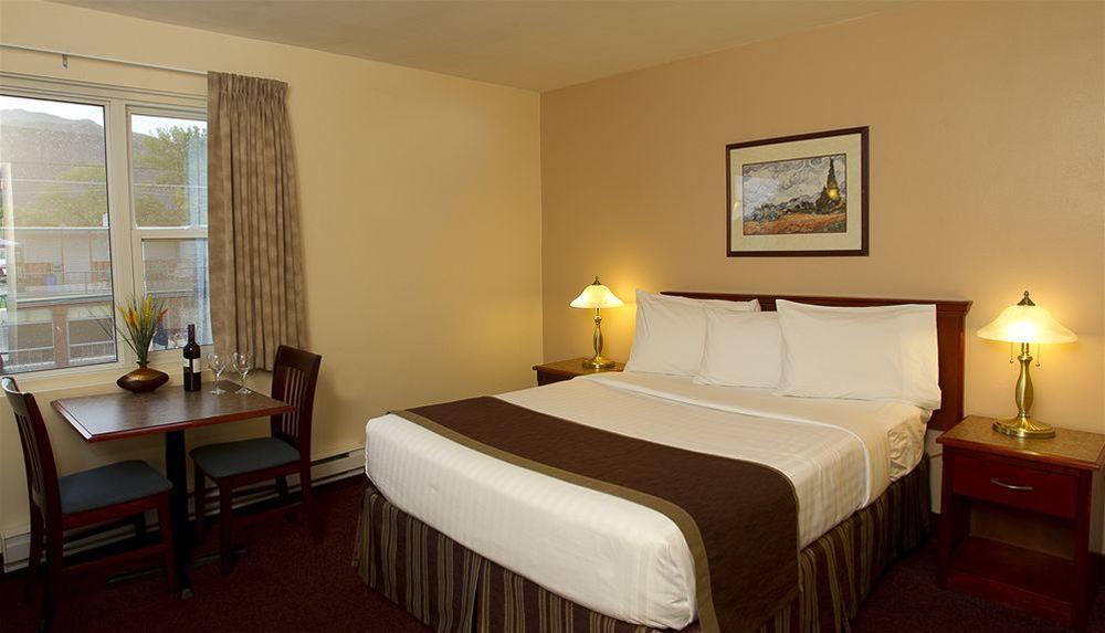 هتل Scott's Inn Kamloops