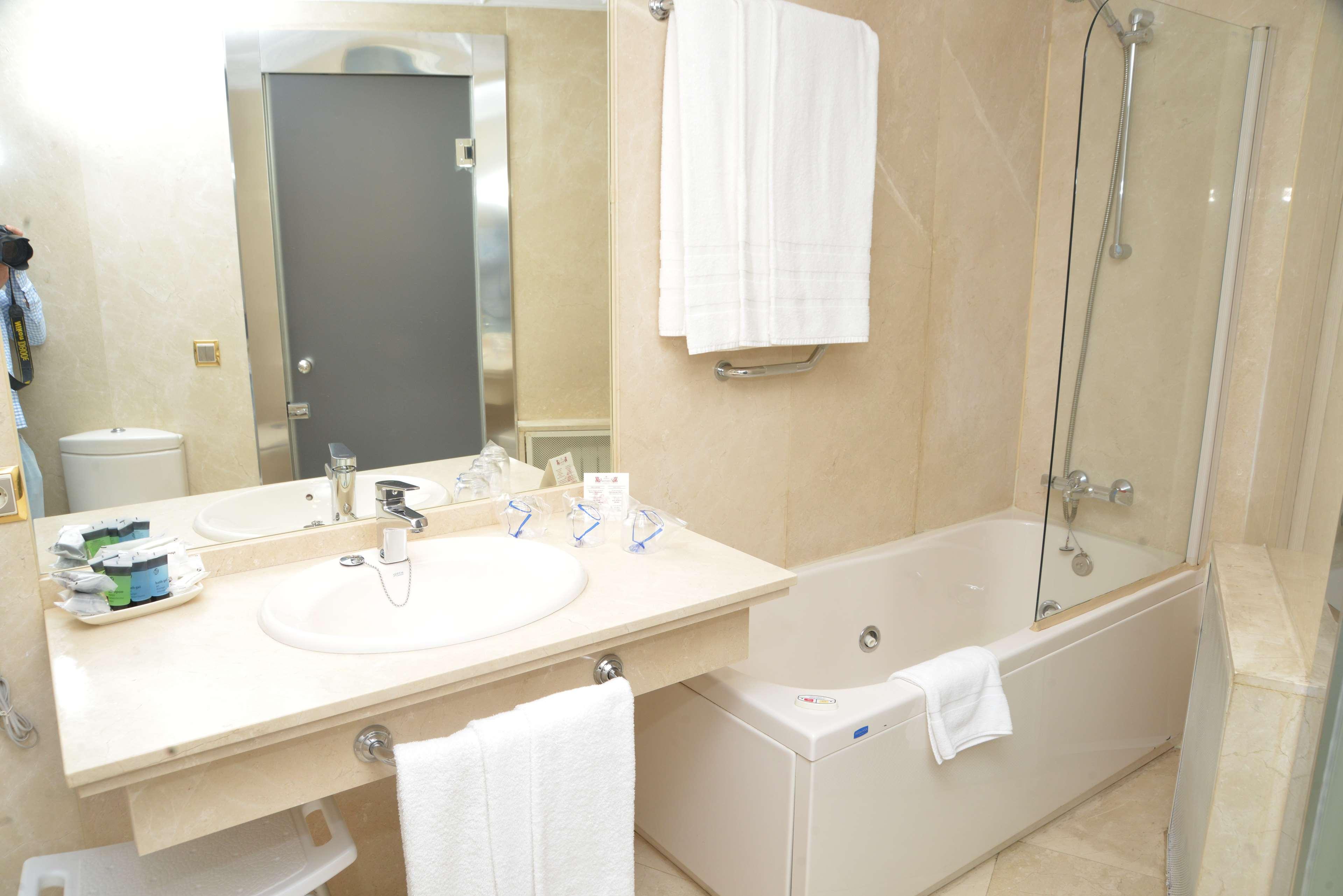 هتل Sercotel Hotel Artheus Carmelitas Salamanca