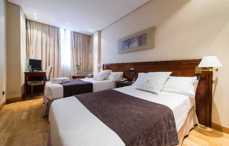هتل Hotel Felipe IV Valladolid