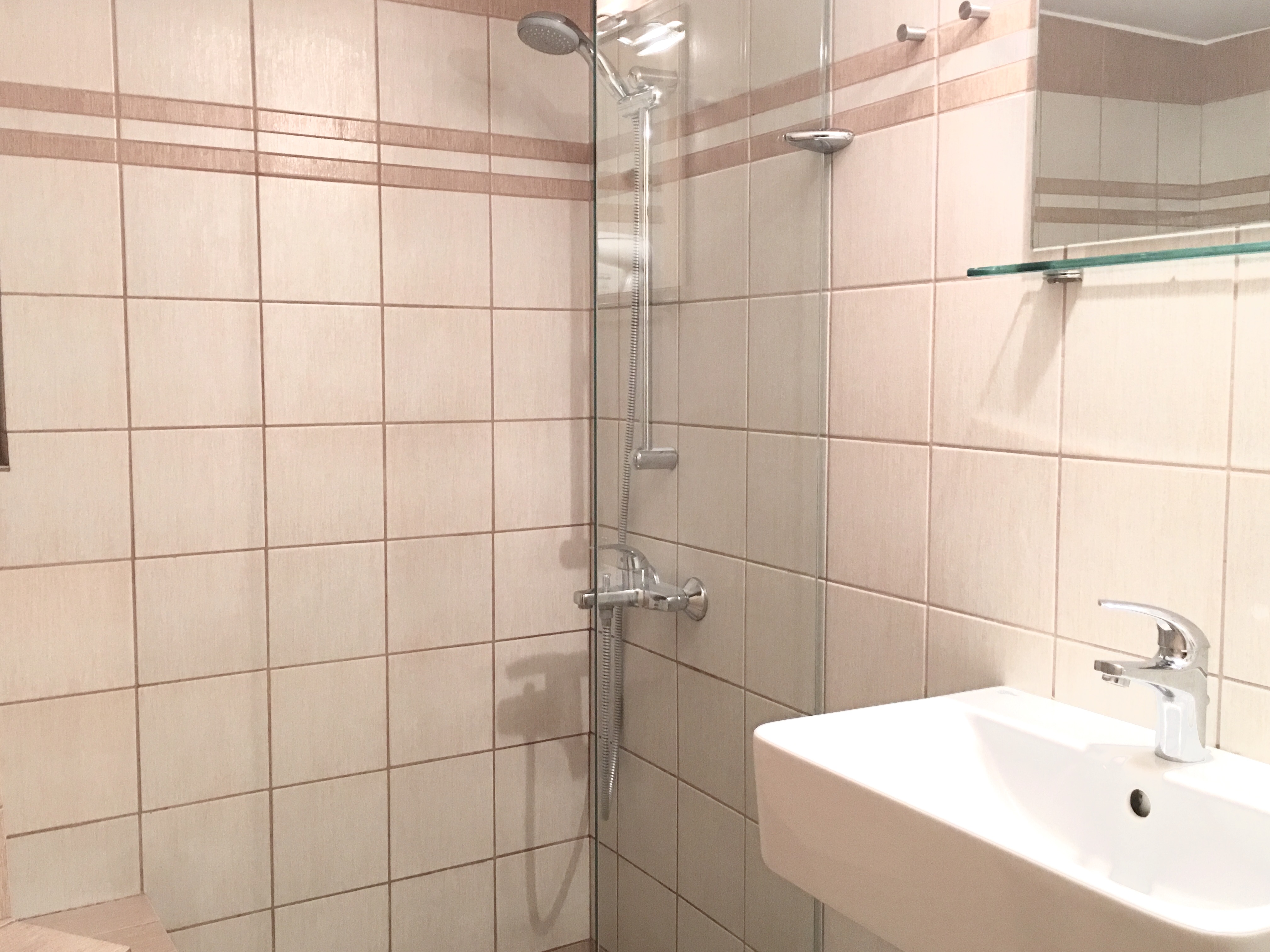 هتل Mc Queen Hotel & Apartments آتن