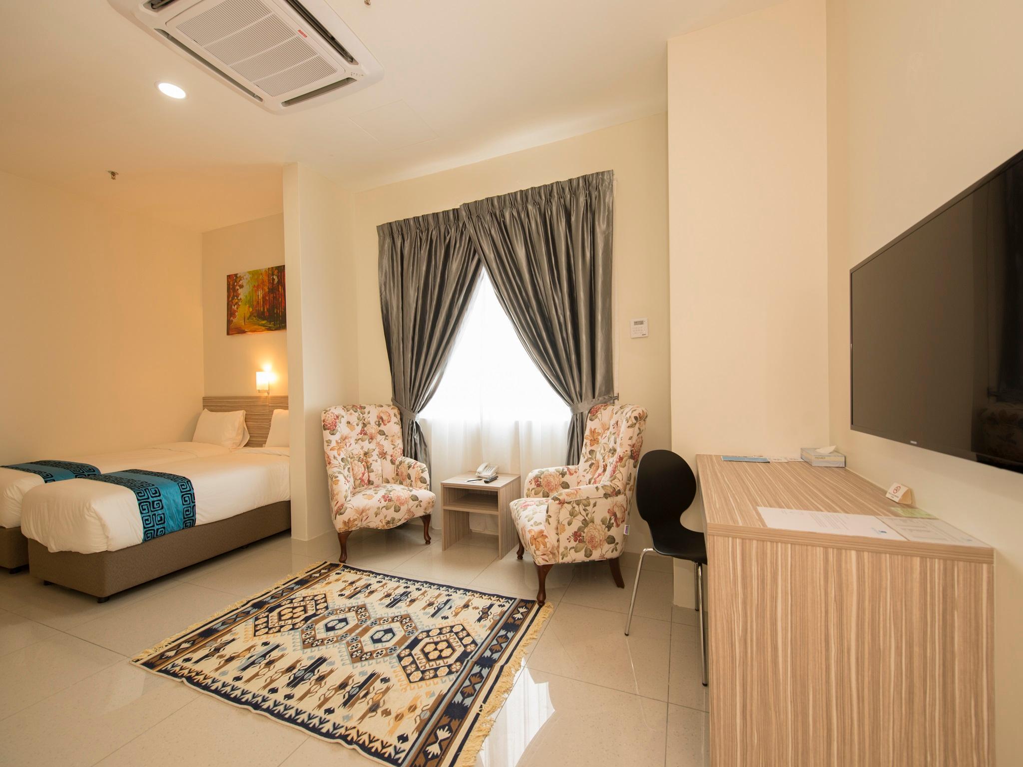 هتل Nadias Hotel Cenang Langkawi لنکاوی