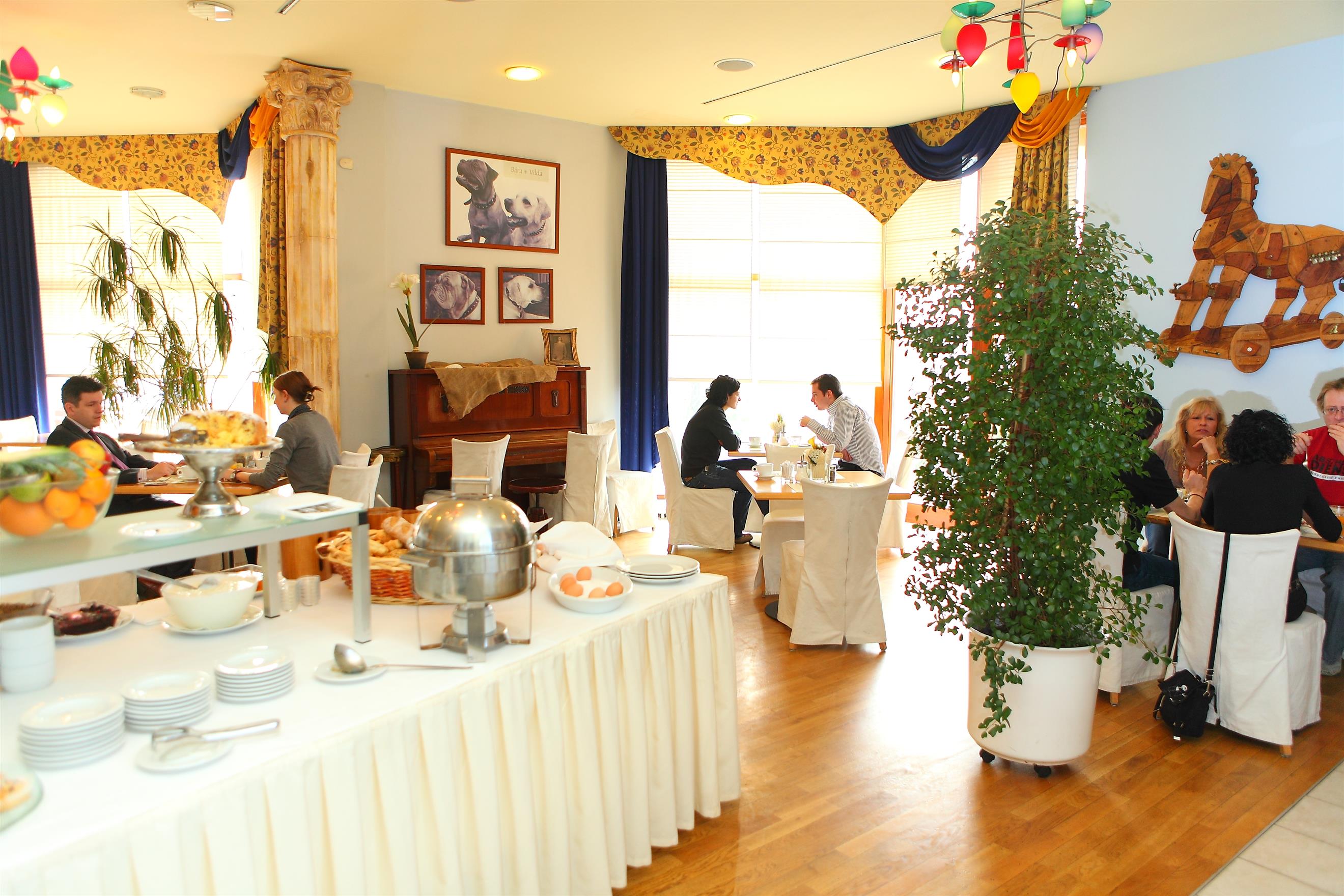 هتل U Divadla پراگ