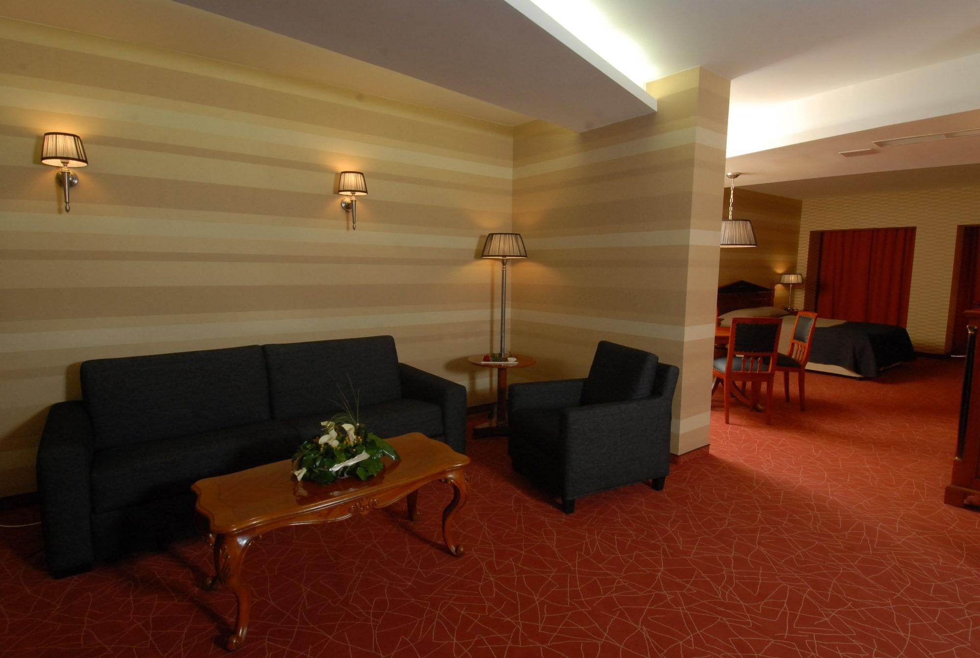 هتل Divinus Debrecen