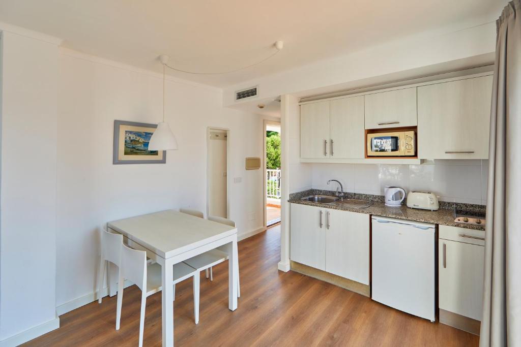 هتل OLA Apartamentos Cala d' Or Cala d'Or