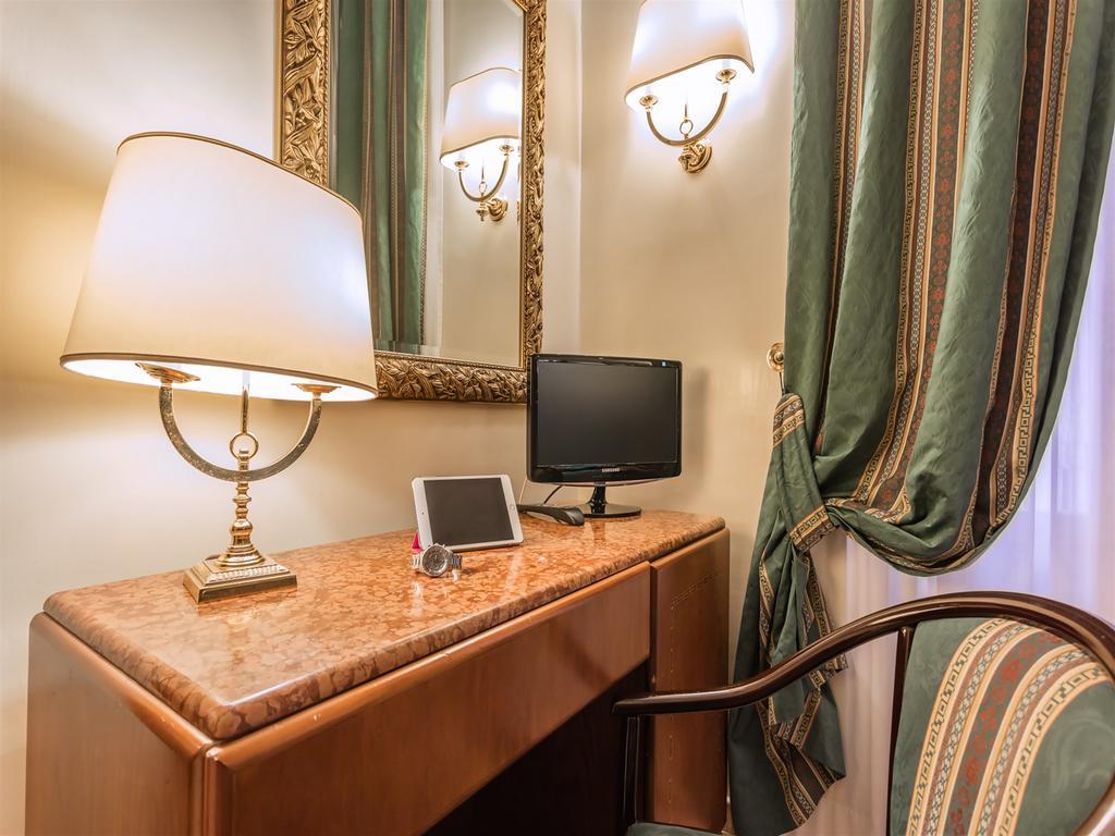 هتل Hotel Luce رم