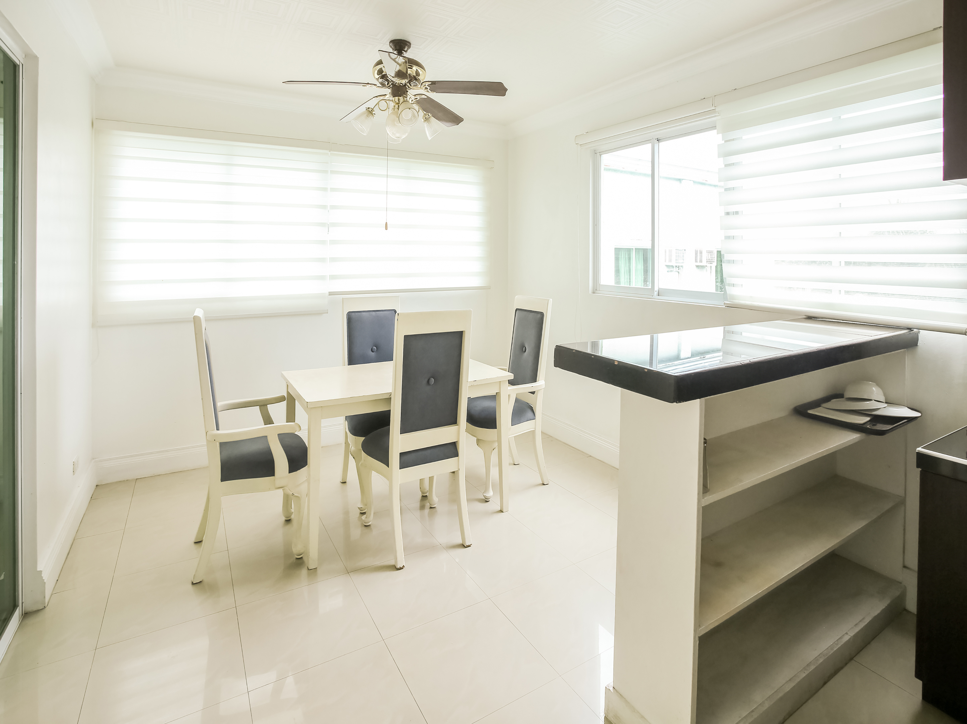 هتل Hotel EuroAsia Angeles City
