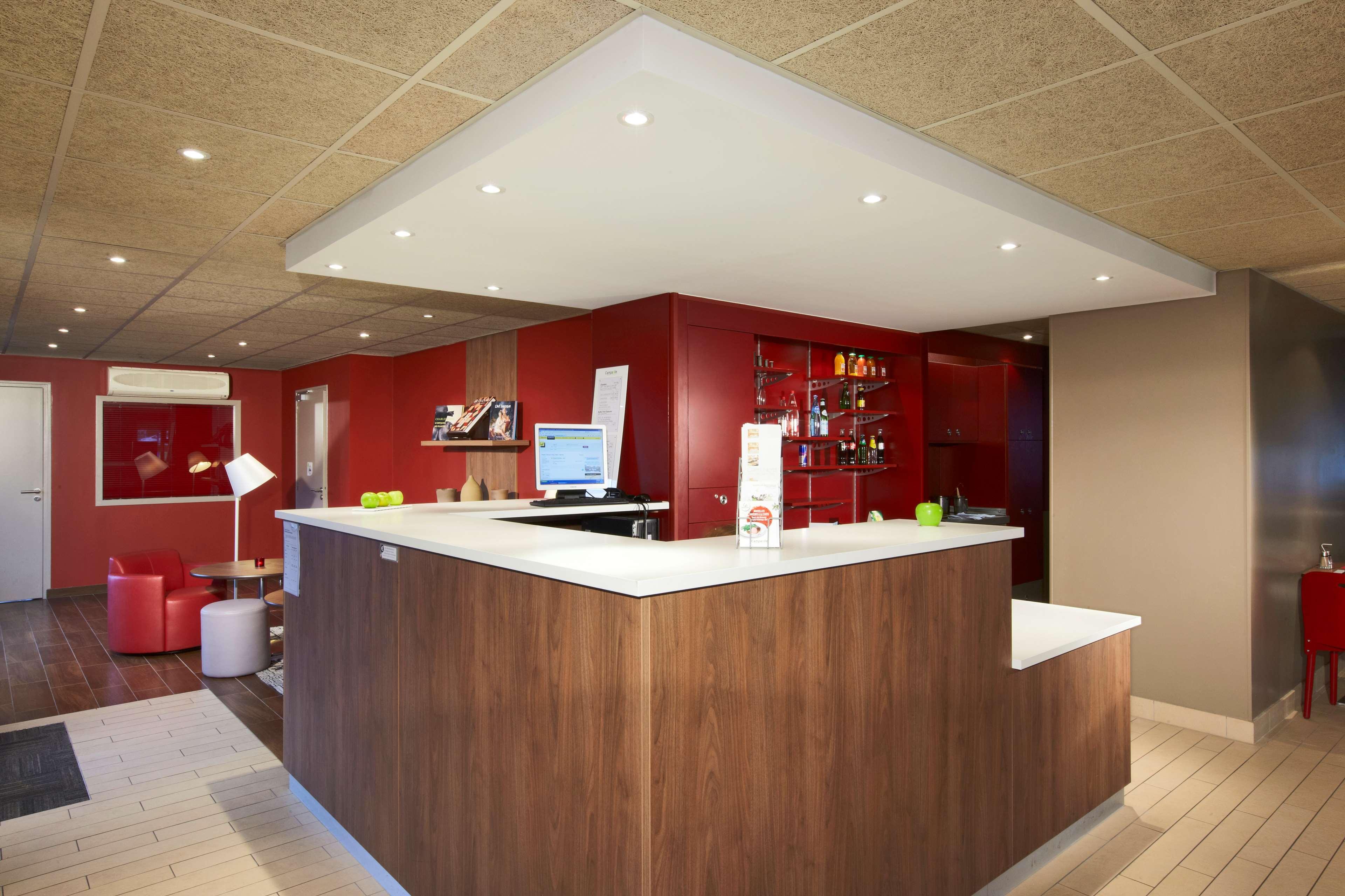 هتل Campanile Taverny Taverny