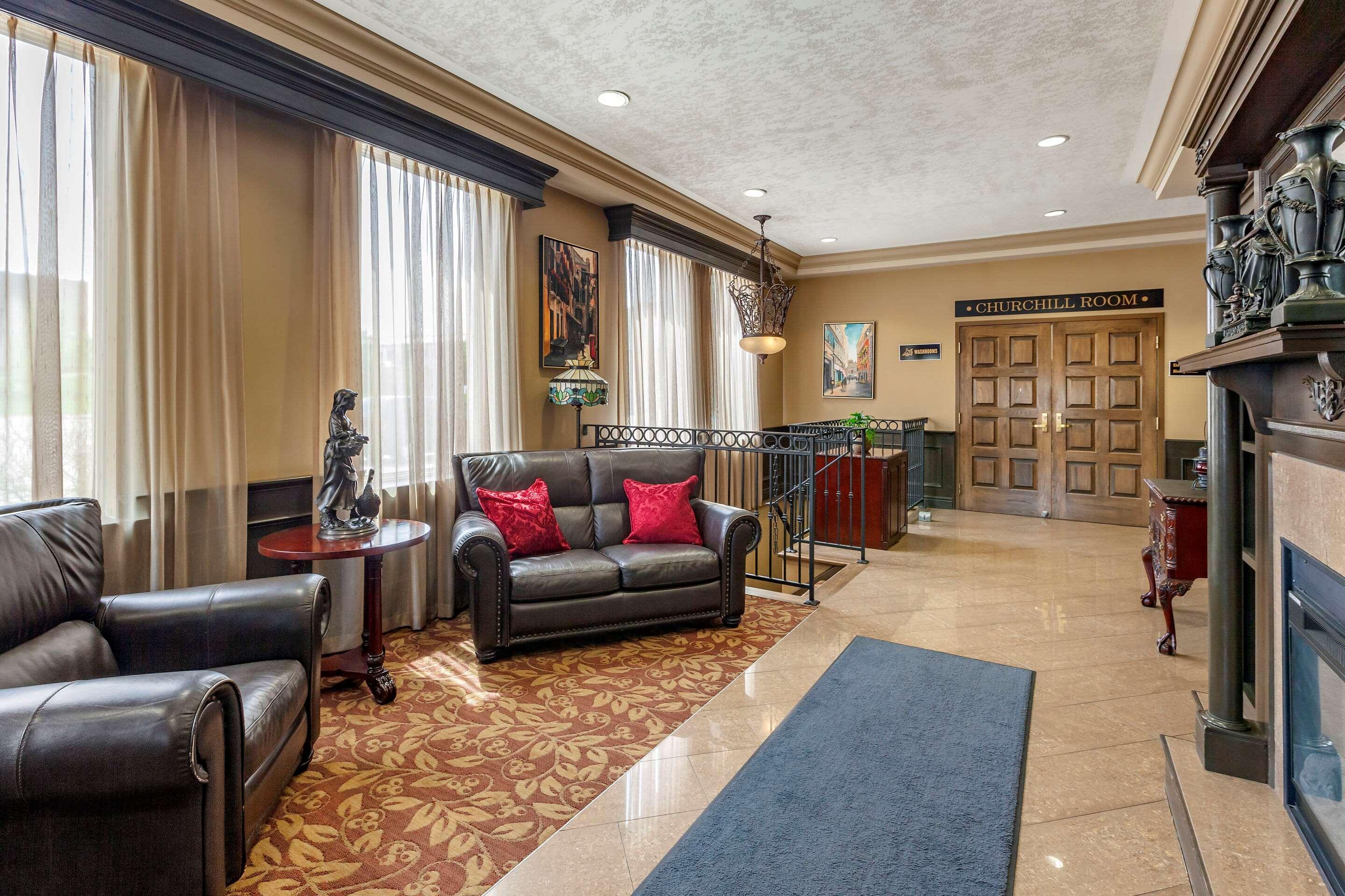 هتل The Parlour Inn Ascend Hotel Collection Stratford
