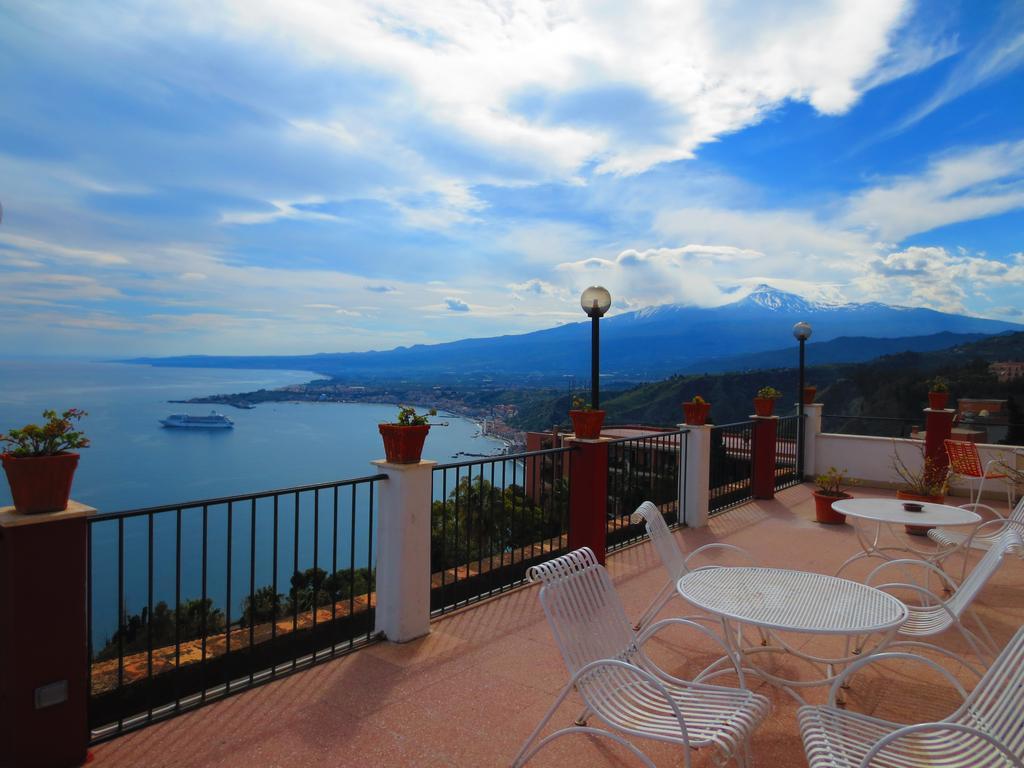 هتل Elios تائورمینا