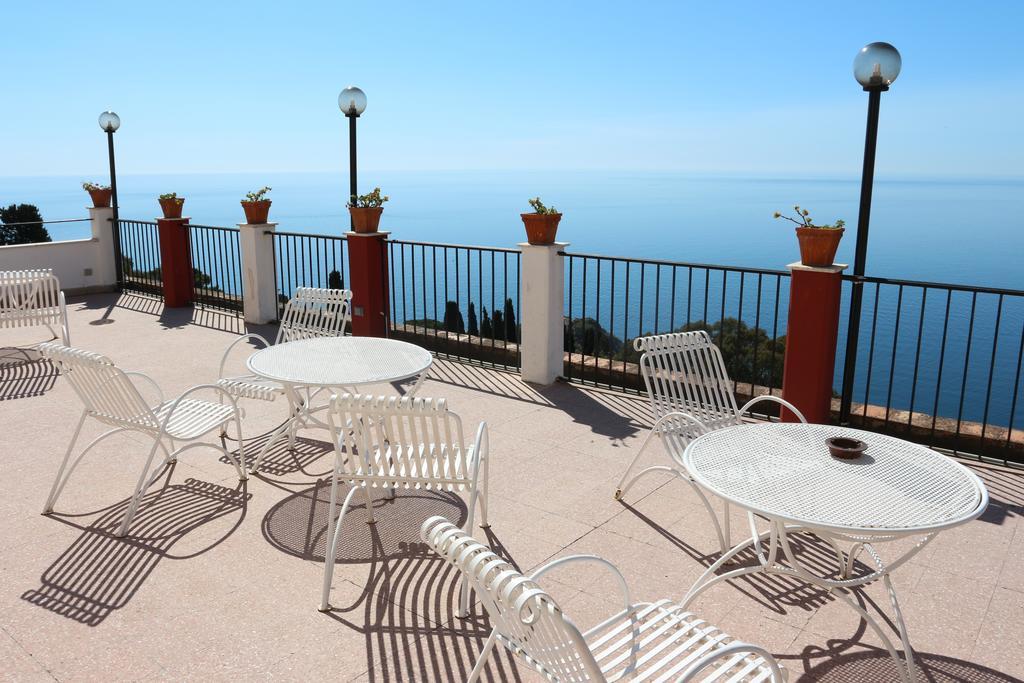 هتل Elios تائورمینا