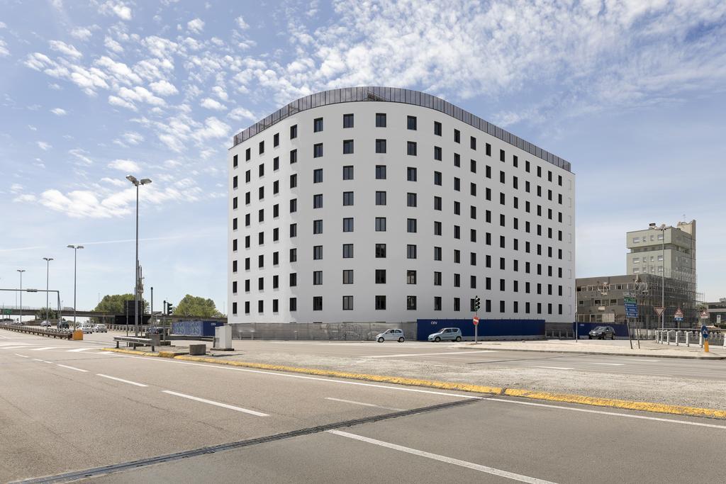 Alibaba https://cdn.alibaba.ir/ostorage/hotel/images/35F520BF/A860C0234C44164B070E2D58ED4D3CDB.jpg