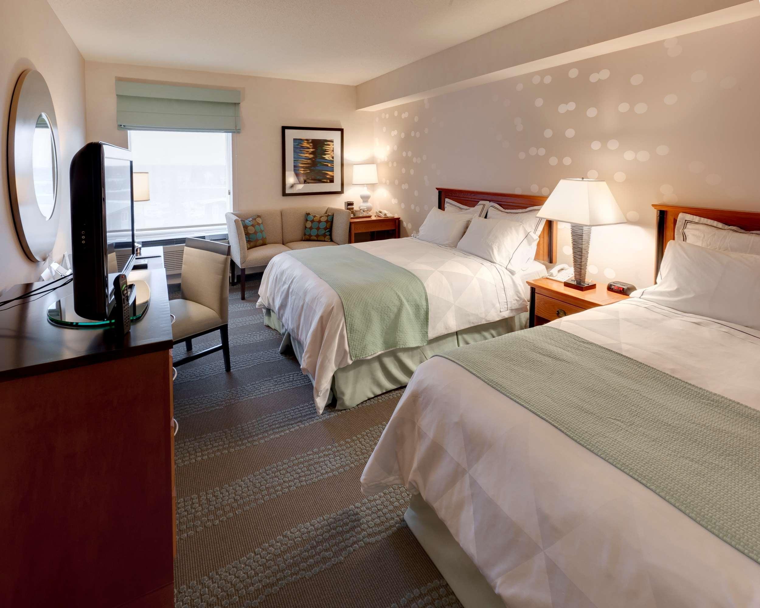 هتل Radisson Hotel & Suites Fallsview آبشار نیاگارا