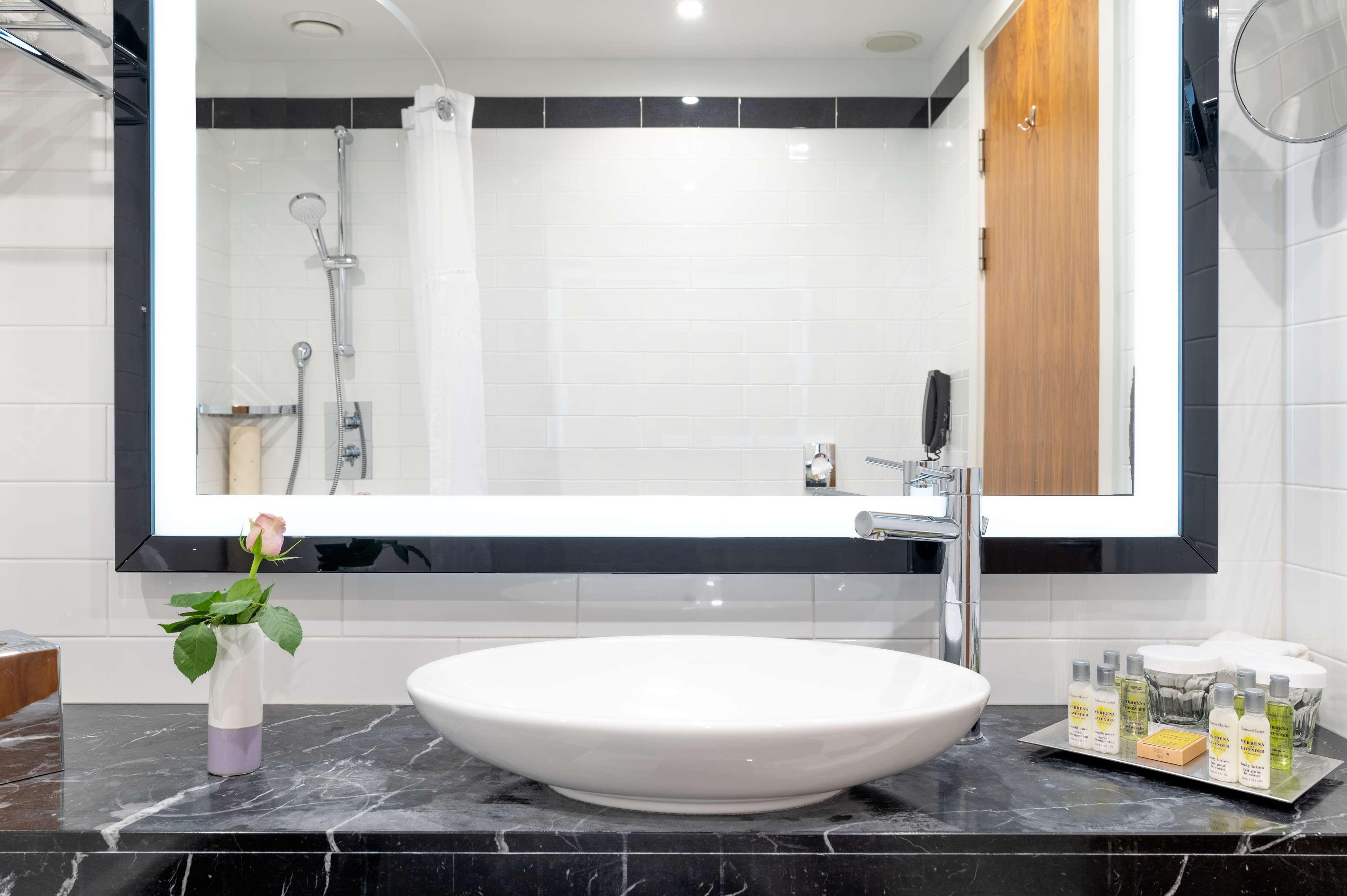 هتل Hilton London Wembley لندن