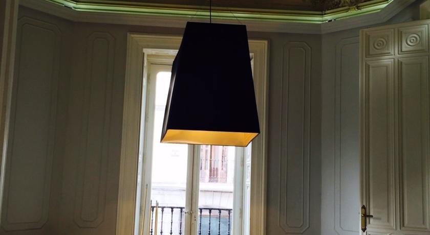 هتل TOC Hostel & Suites مادرید