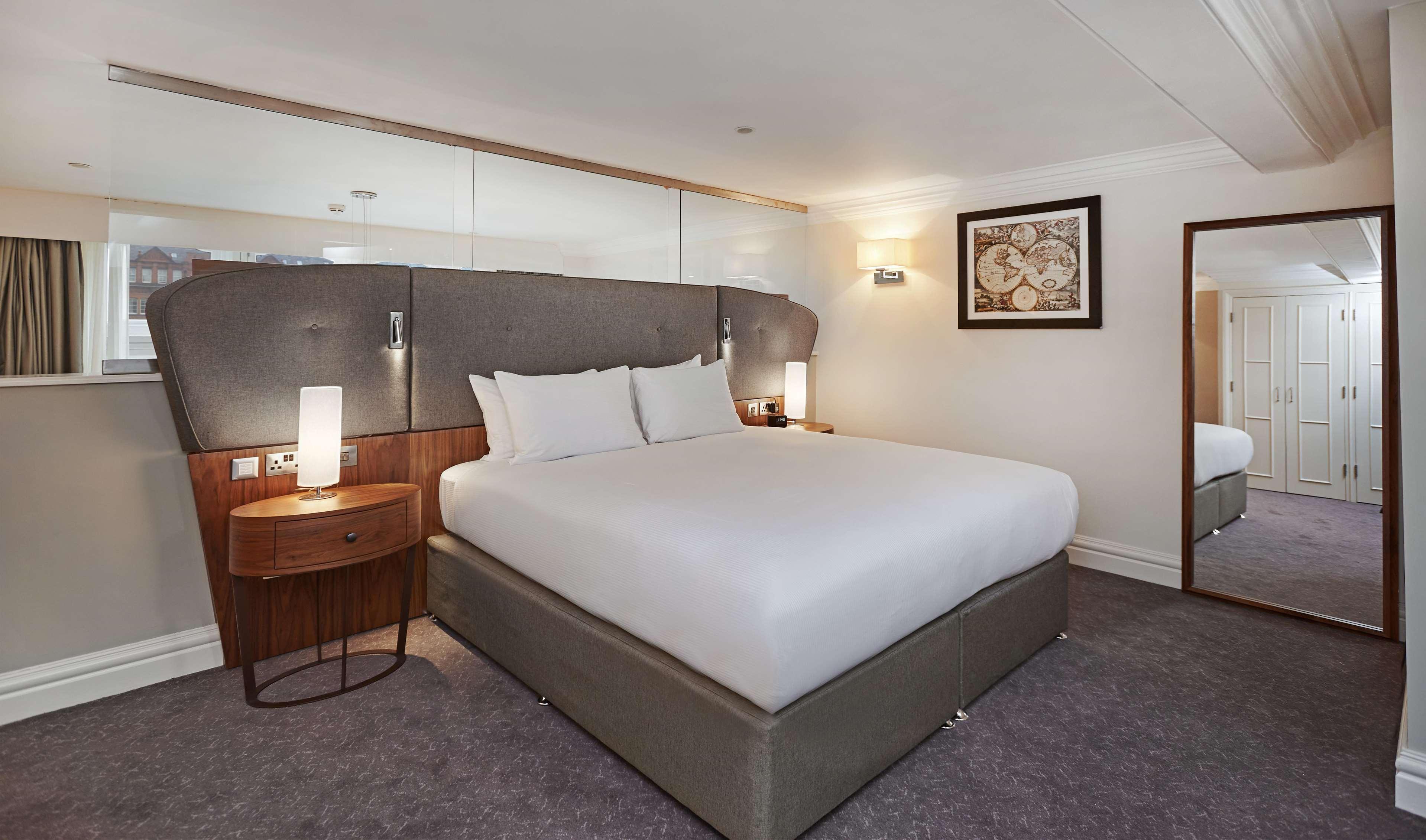 هتل Doubletree by Hilton Liverpool لیورپول