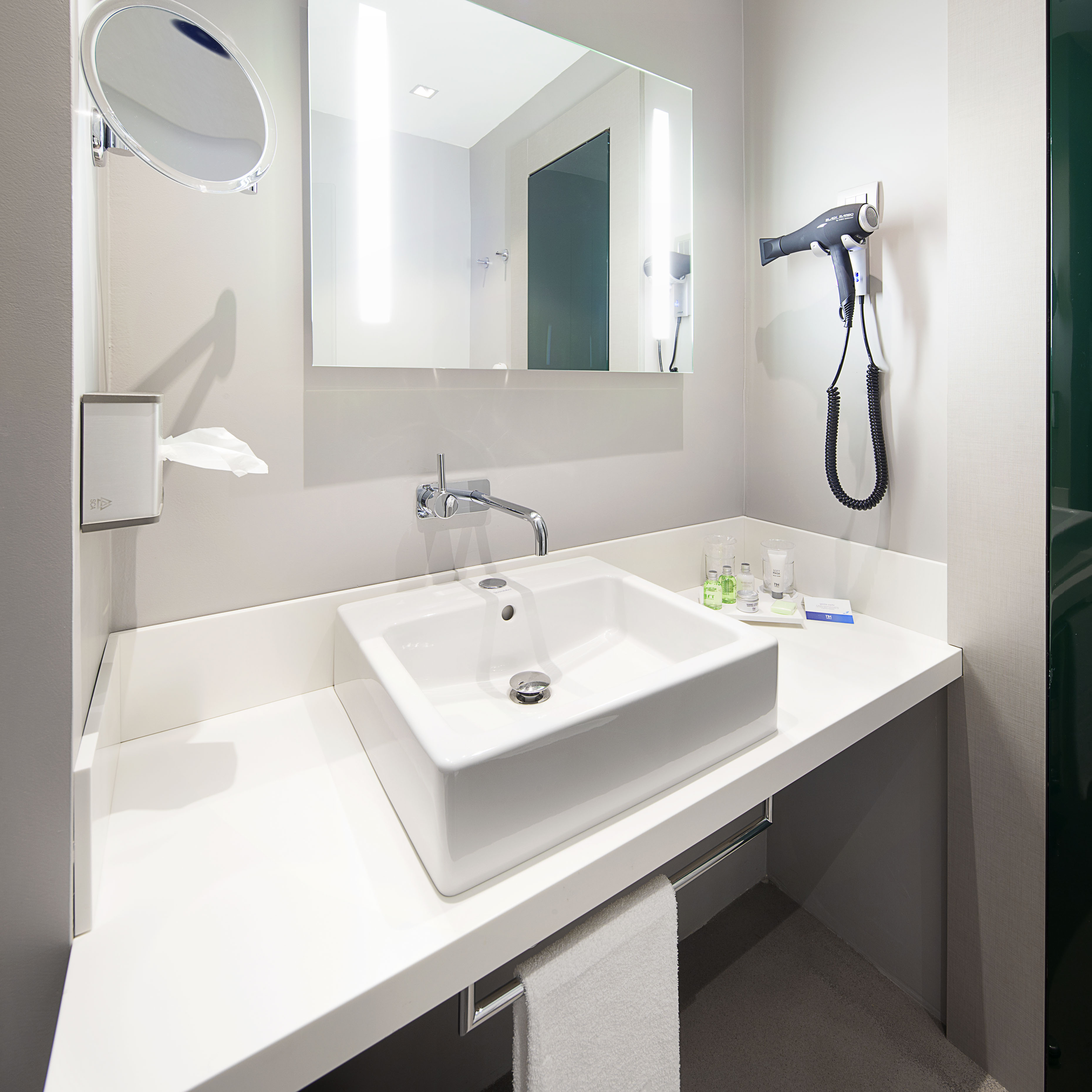 هتل NH Milano Congress Centre Assago