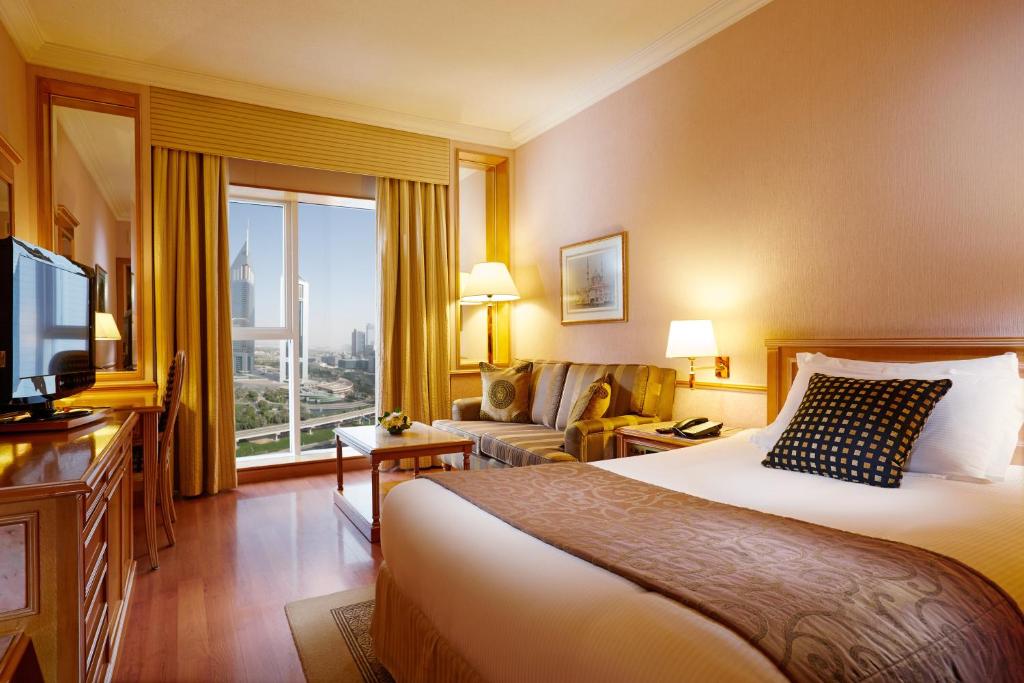 تصاویر Hotel Crowne Plaza Dubai