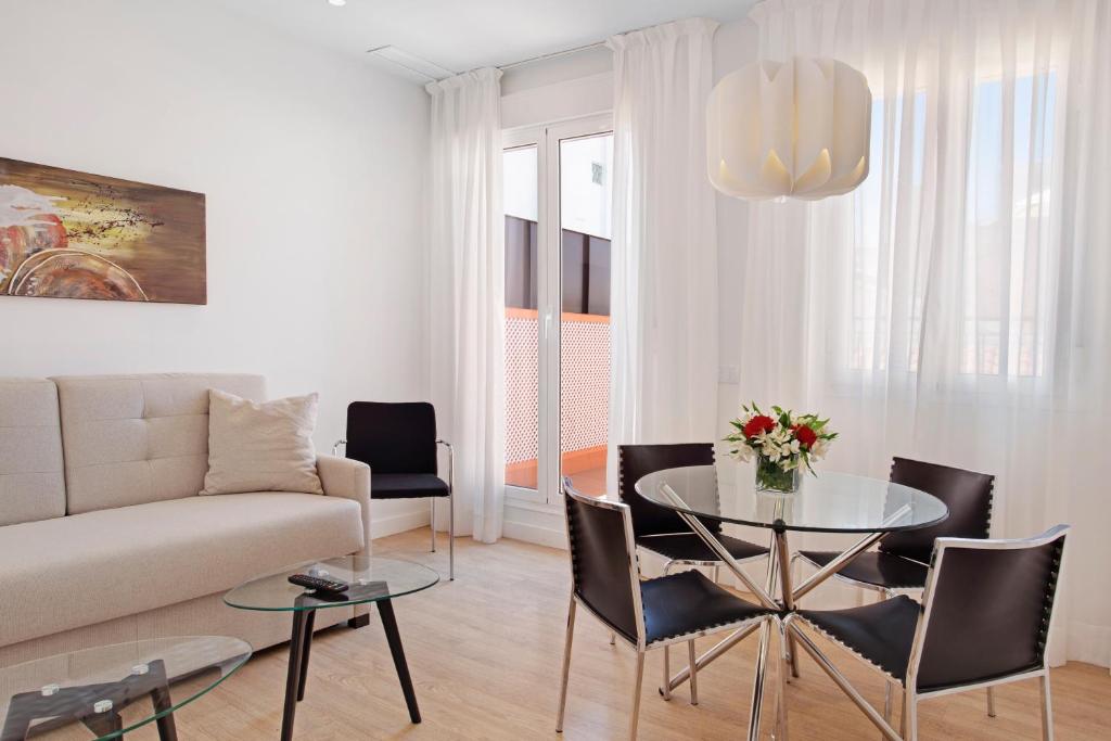 هتل Apartamentos Metropolis سویل