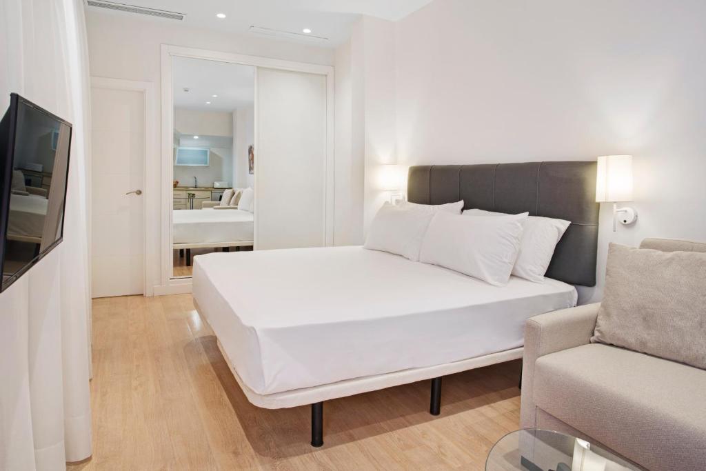 هتل Apartamentos Metropolis سویل