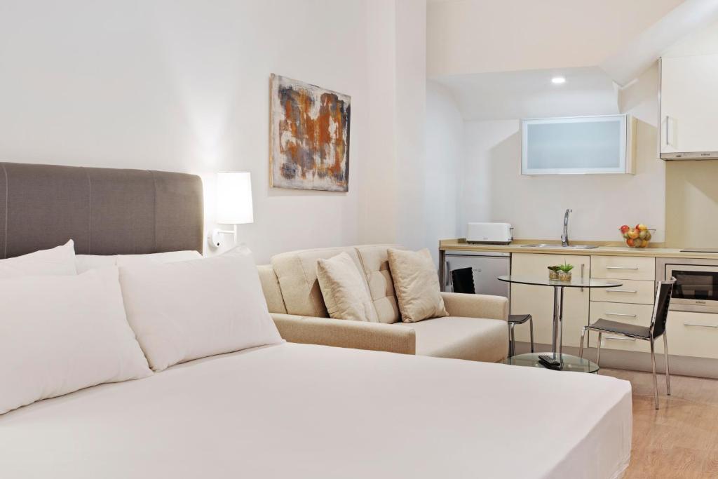هتل Apartamentos Metropolis سویل