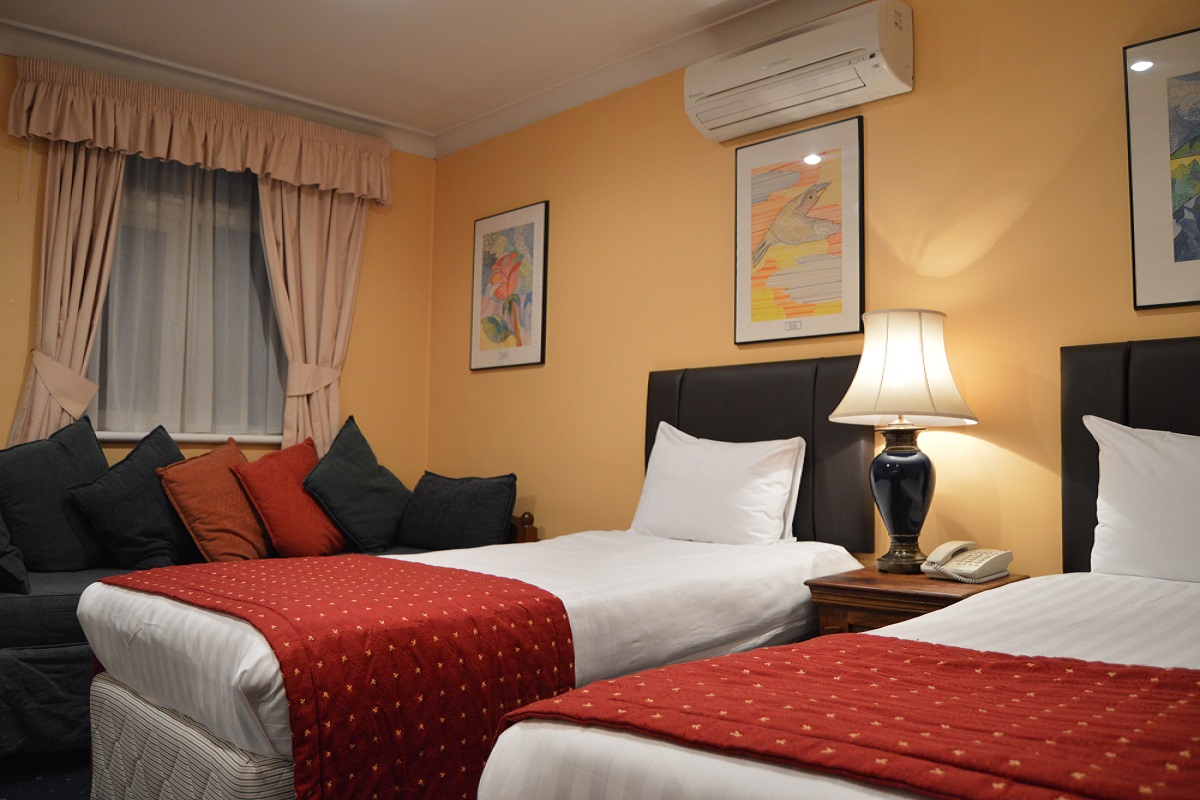 هتل Holiday Villa Hotel & Suites لندن