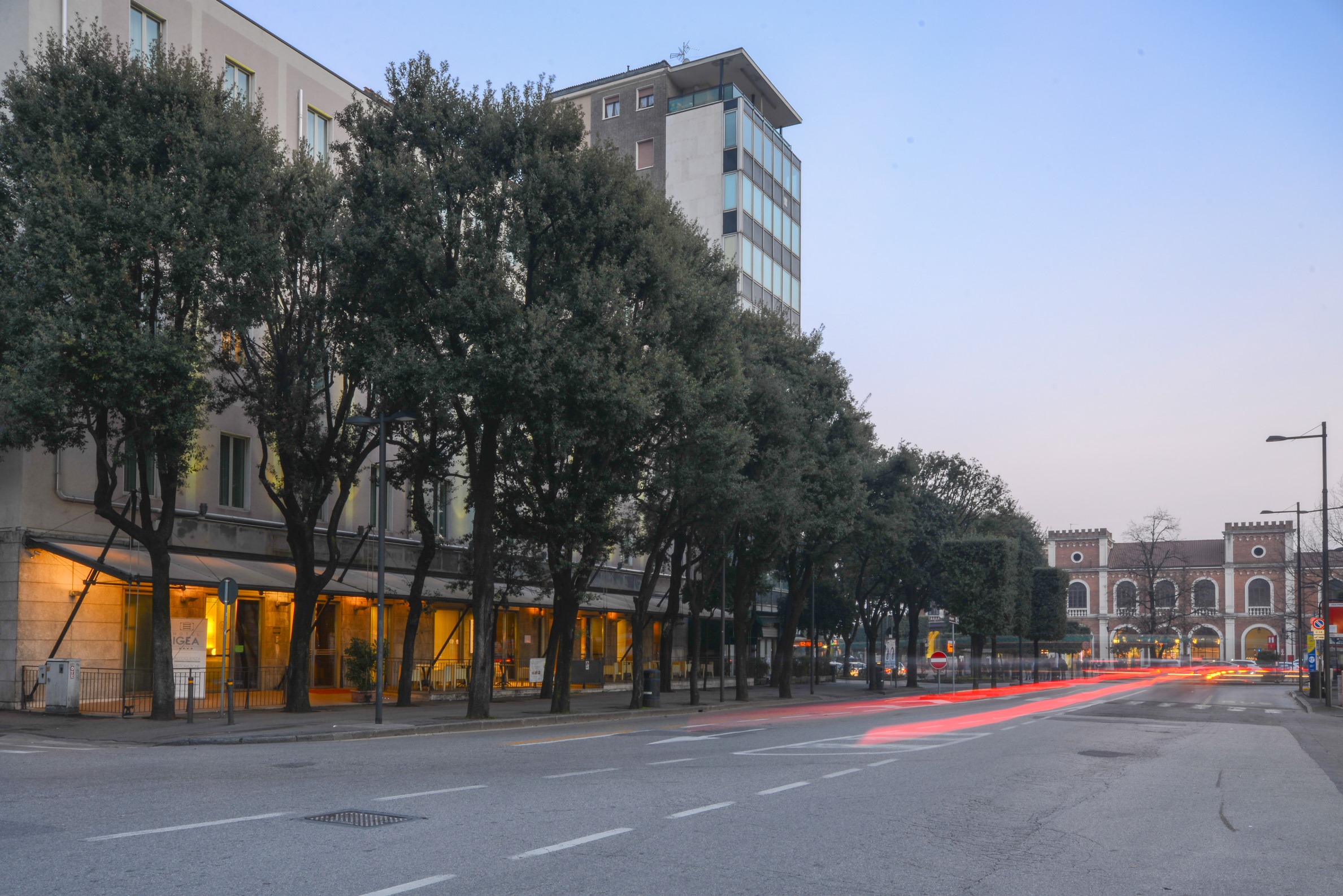 Alibaba https://cdn.alibaba.ir/ostorage/hotel/images/3C80D8DD/557ADAF6C013151F9E5403B4B8192921.jpg