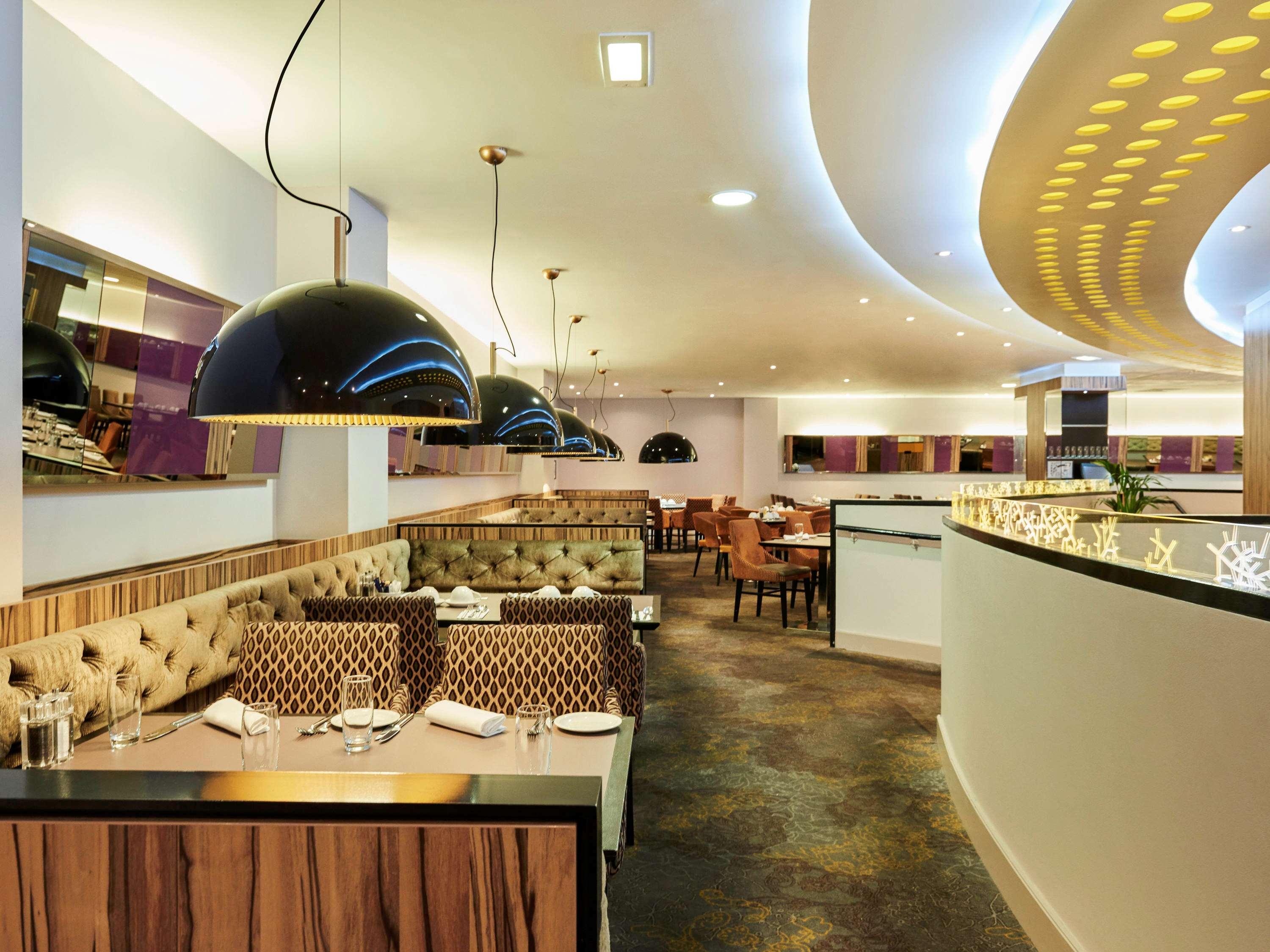 هتل Novotel London West لندن