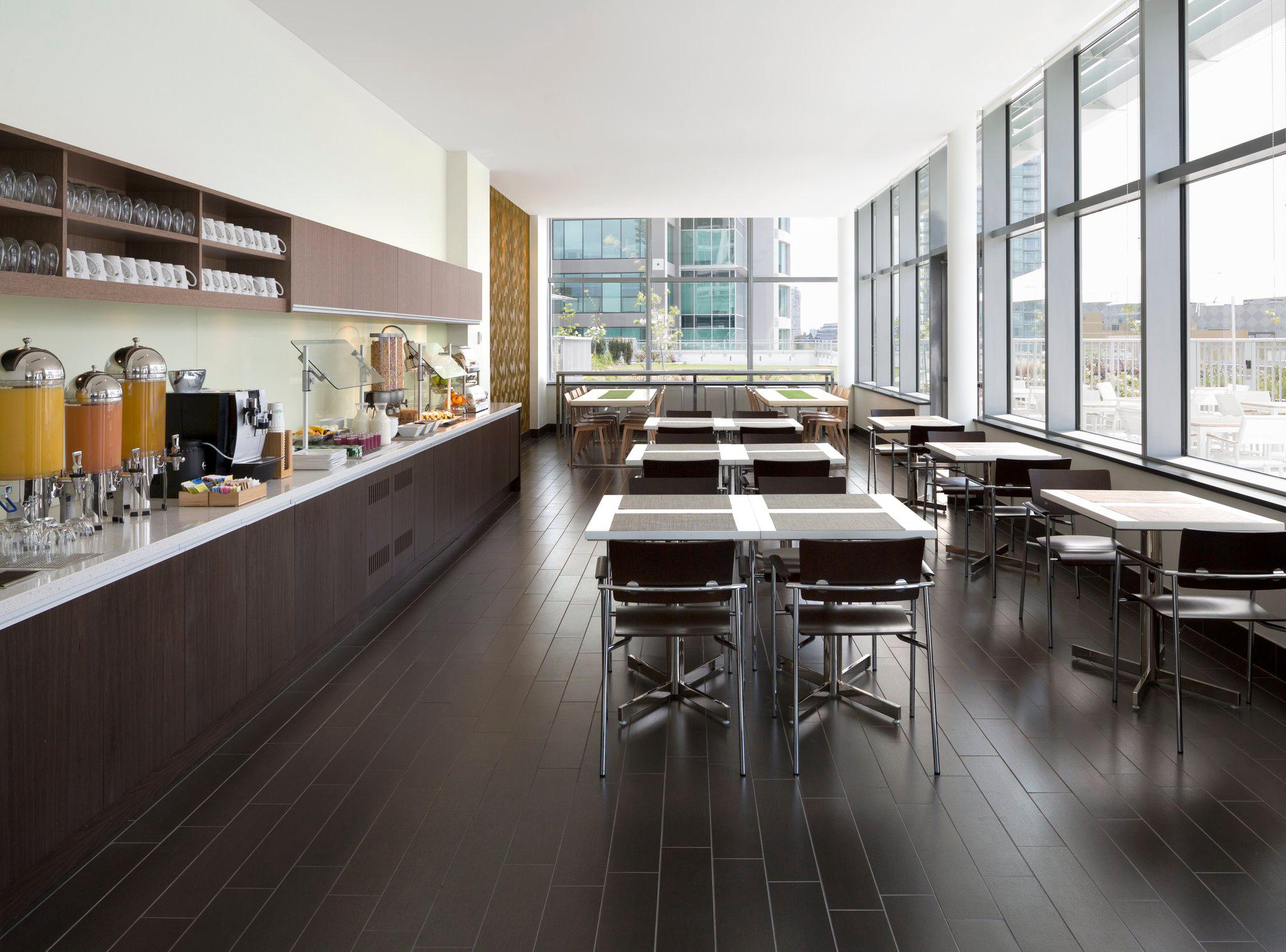 هتل Element Vancouver Metrotown Burnaby