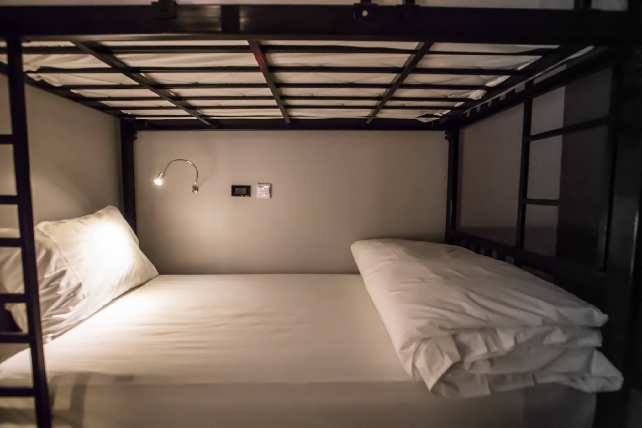 هتل The Blocks Hostel بانگکوک