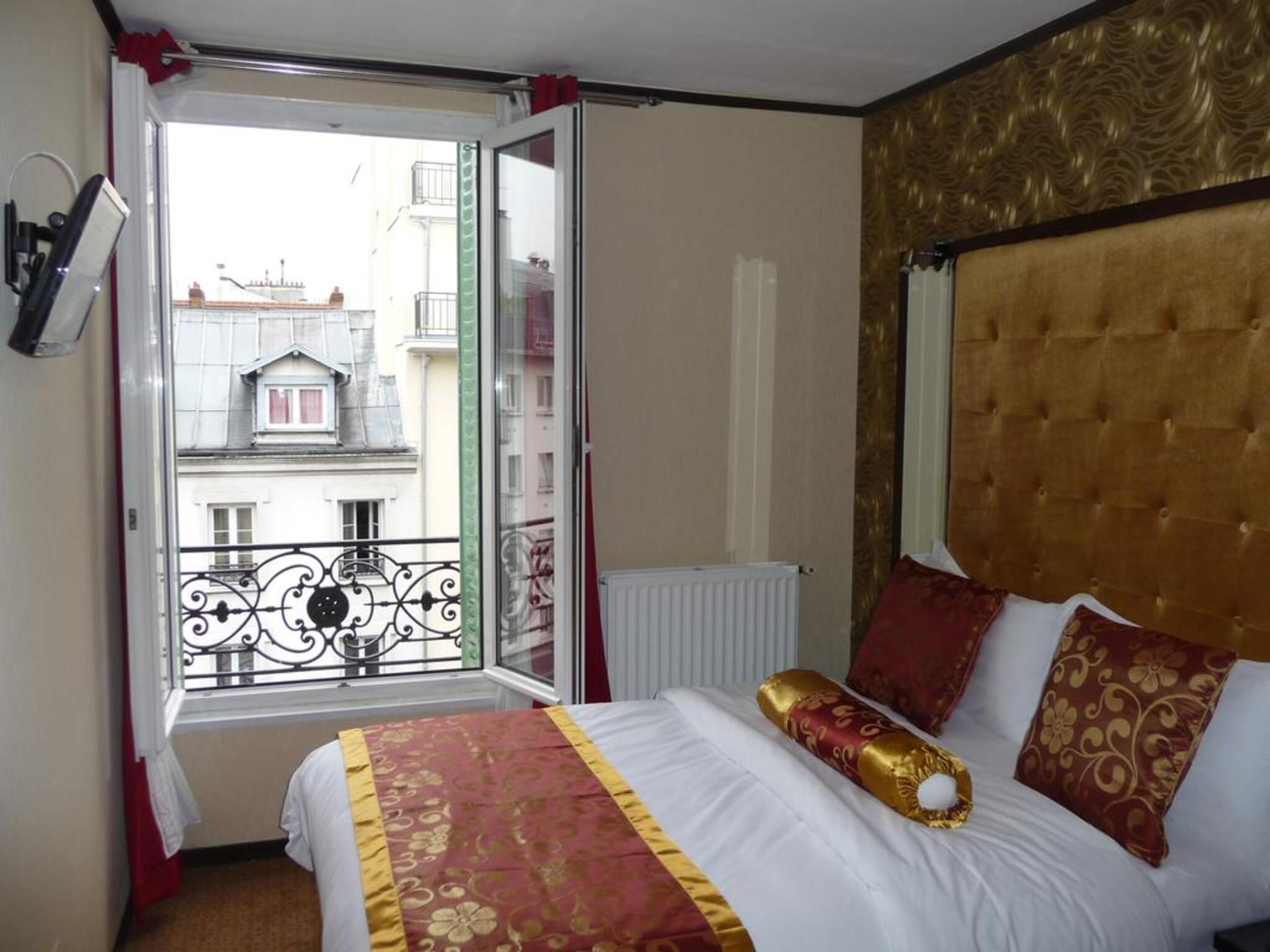 Hotel Des Buttes Chaumont Paris