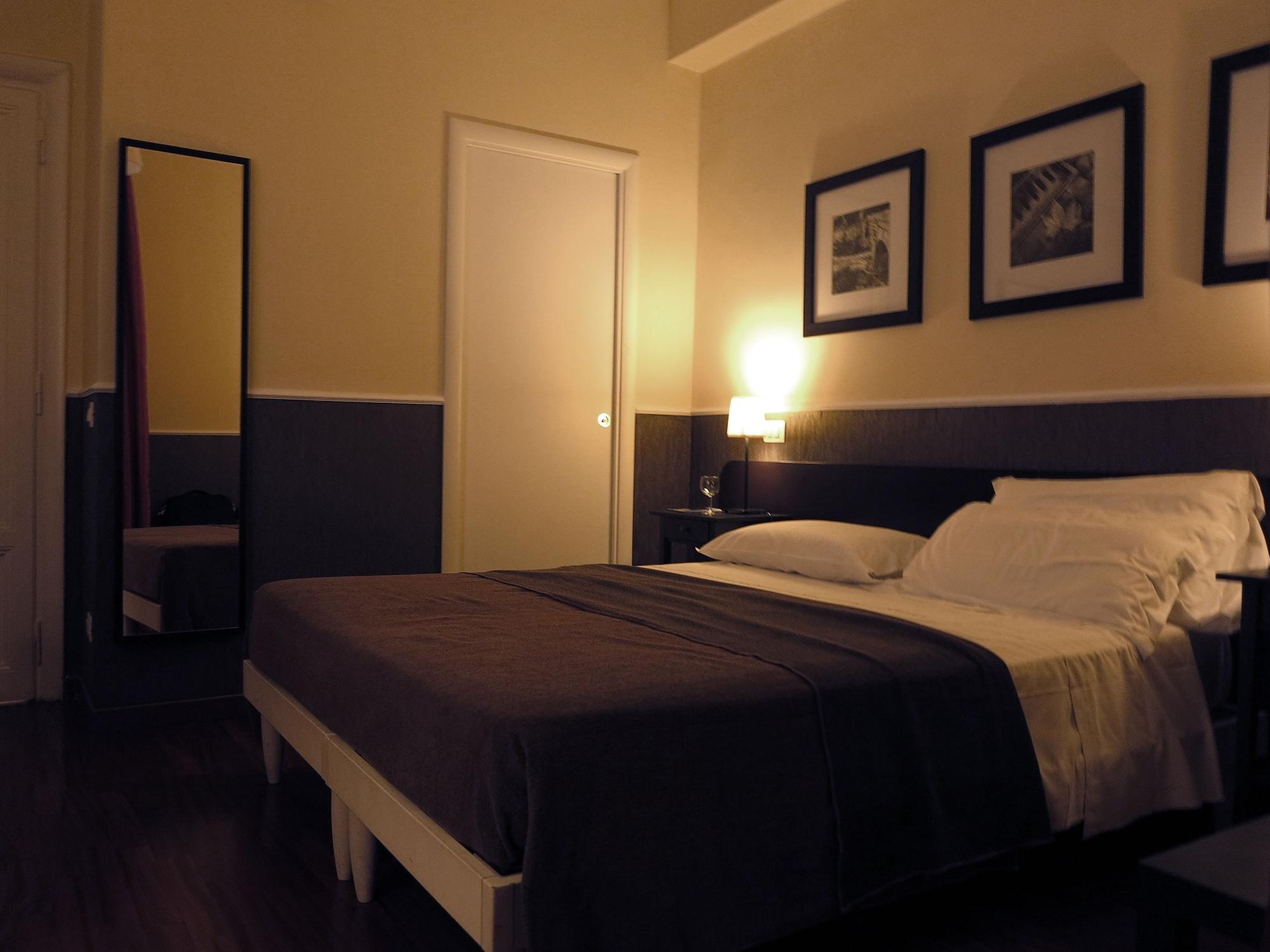 هتل At Your Place رم