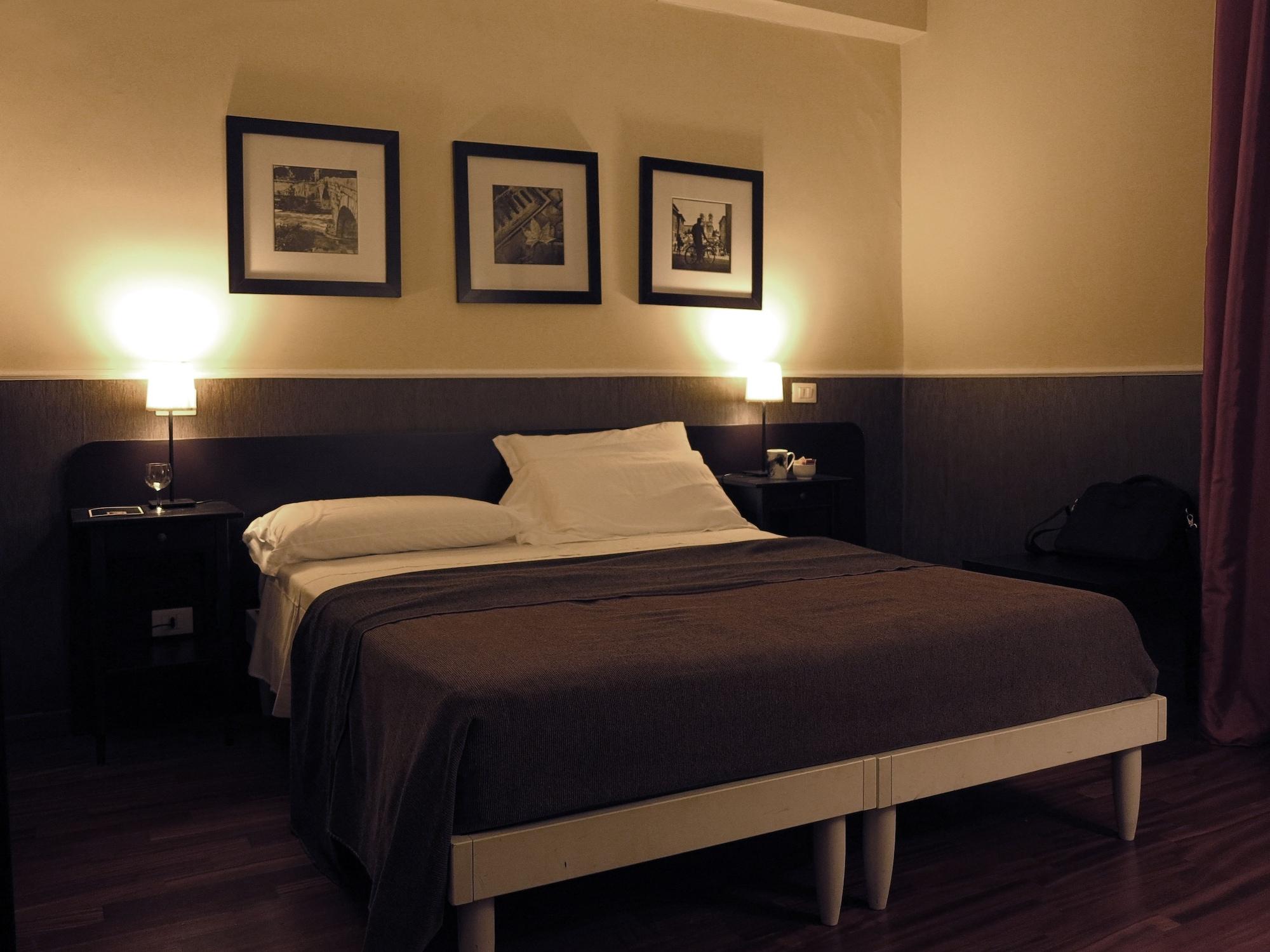 هتل At Your Place رم