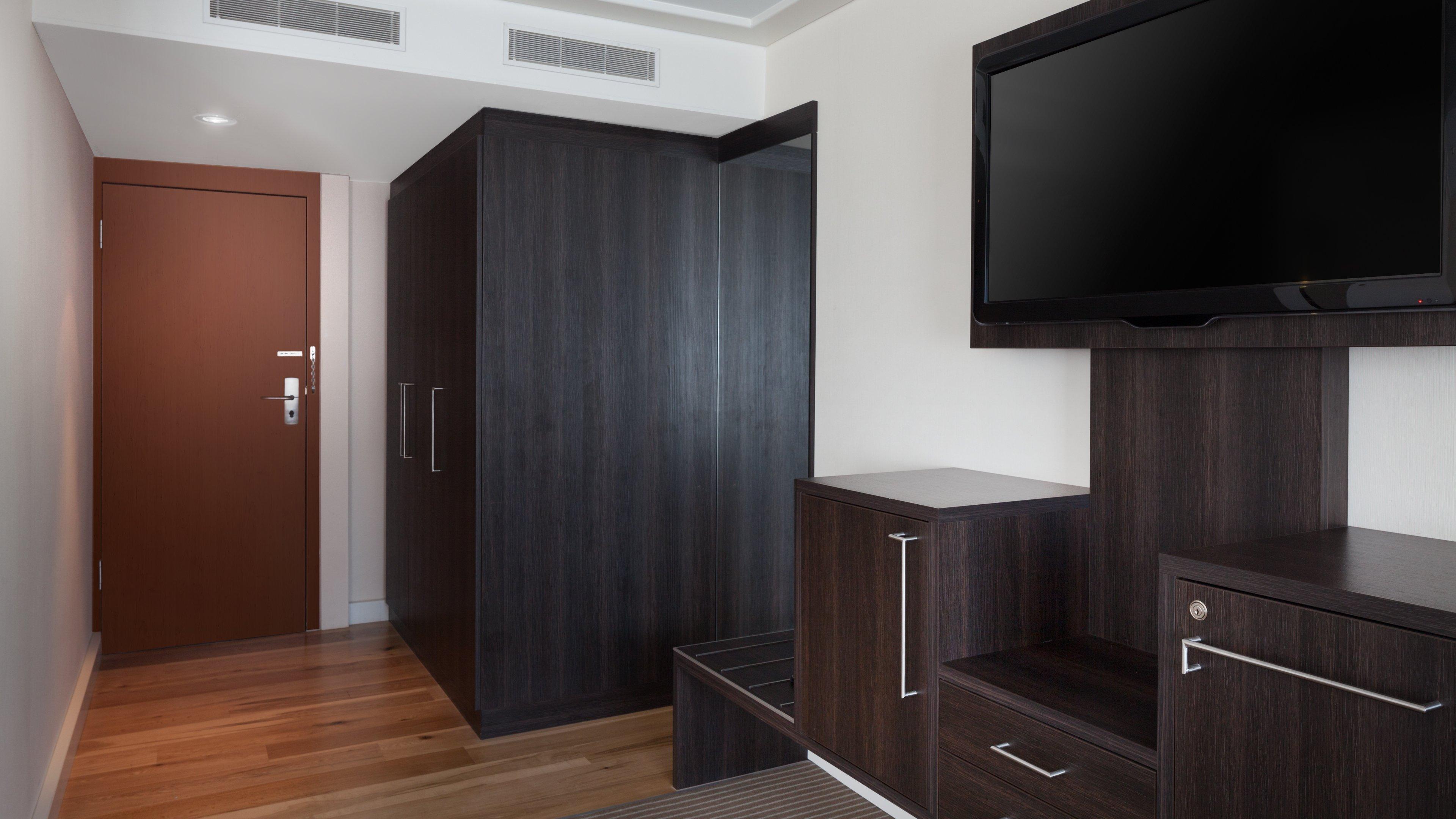 هتل Crowne Plaza Zurich زوریخ