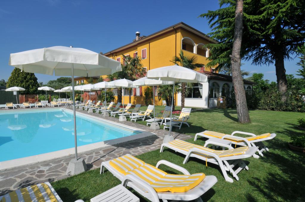 هتل La Quiete Park Manerba del Garda