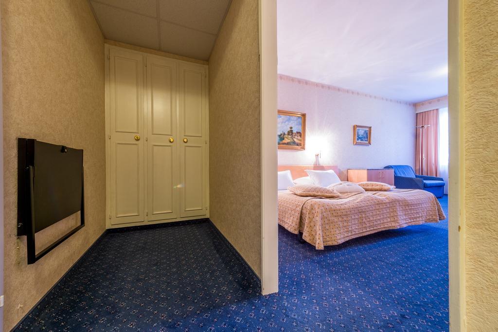 هتل Hotel Century Genève ژنو