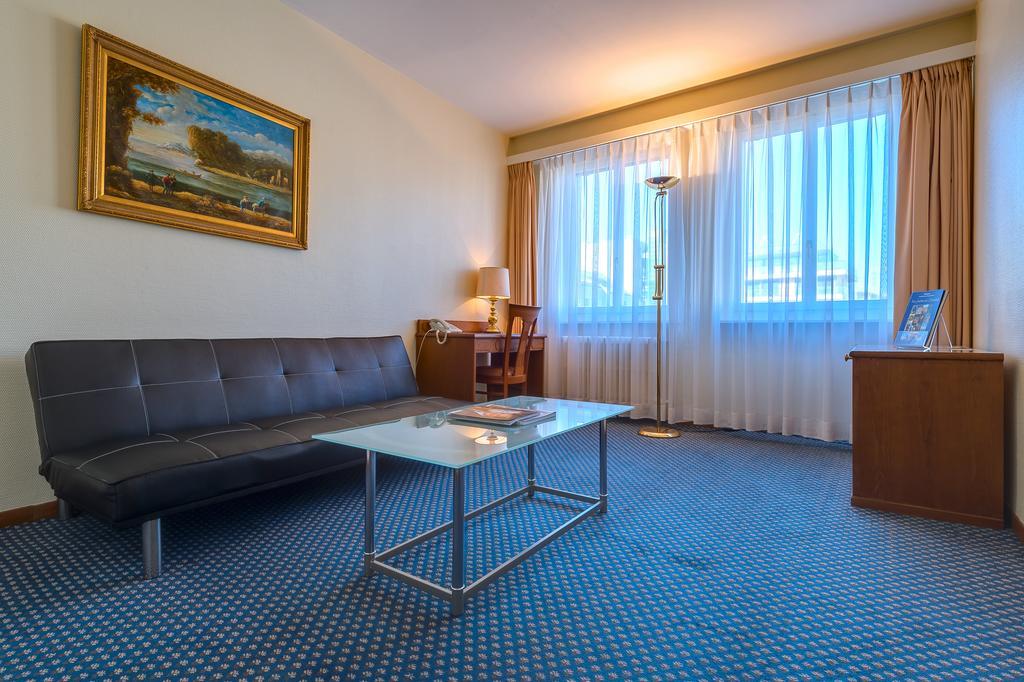 هتل Hotel Century Genève ژنو