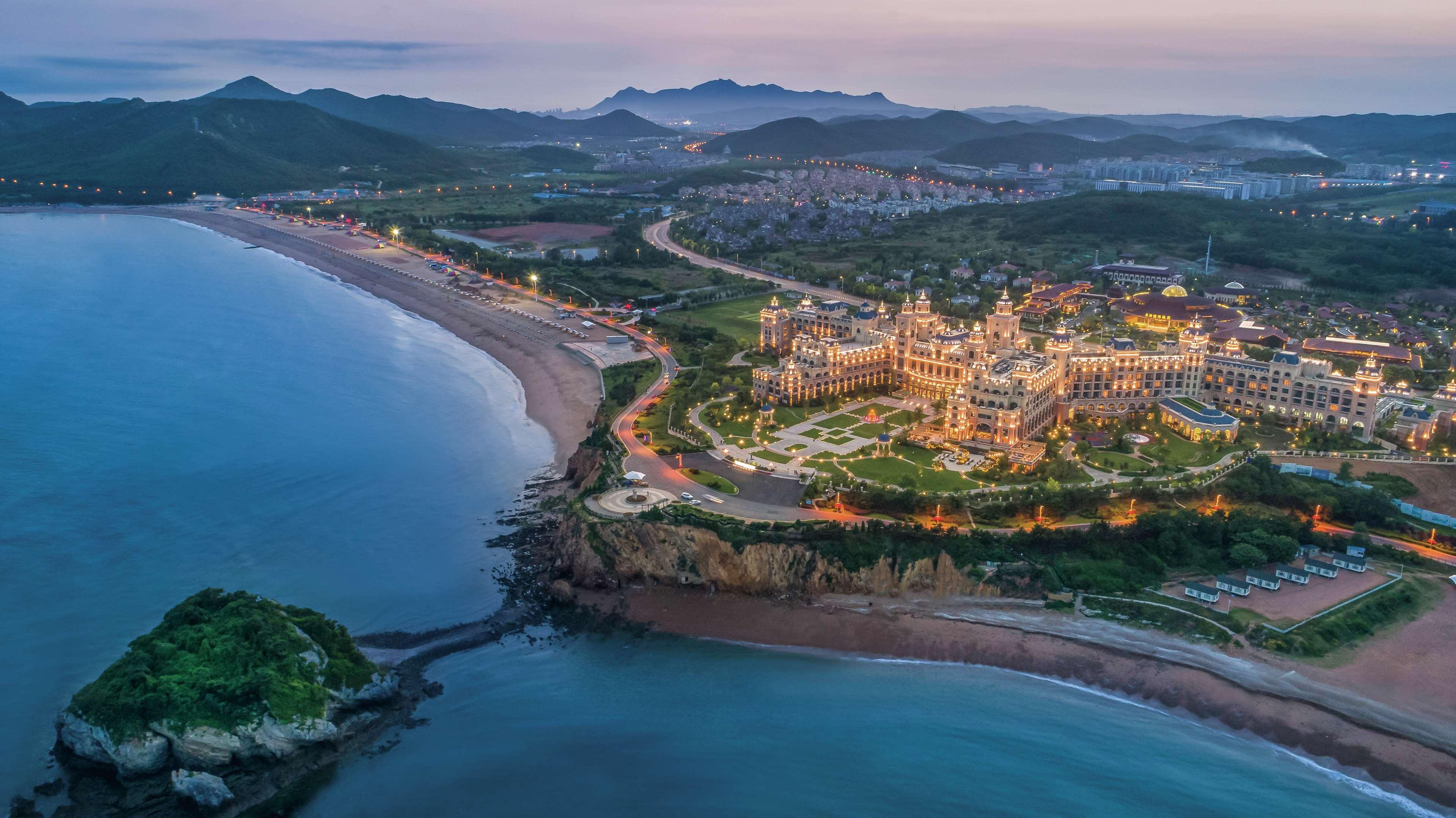 هتل Hilton Dalian Golden Pebble Beach Resort Dalian