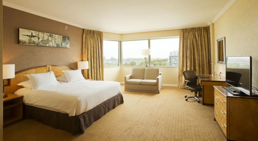 هتل Hilton Paris Charles de Gaulle Airport Roissy-en-France