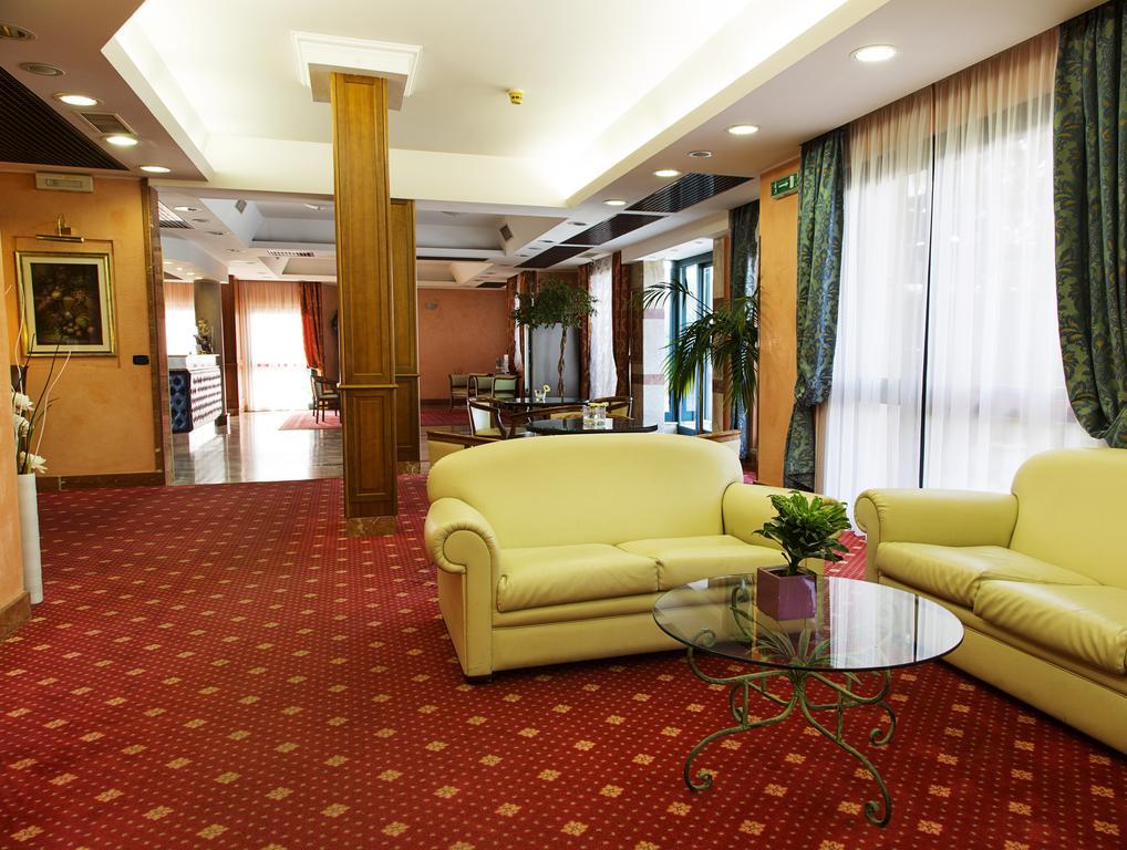 هتل Palace 2000 Pomezia