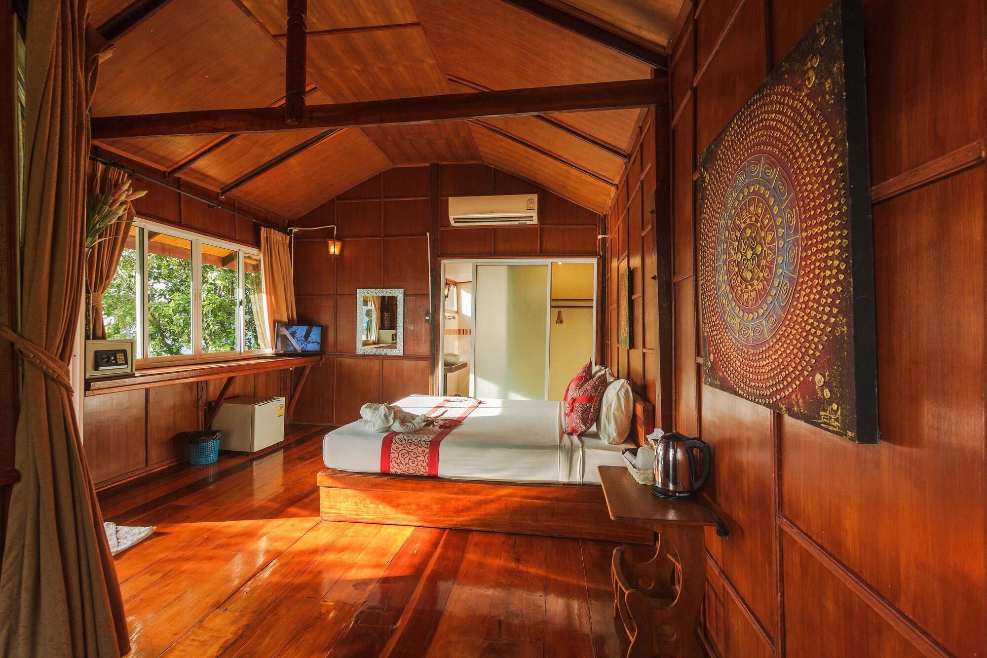 هتل Phuphaya Seaview Resort Phi Phi Island / Ko Pee Pee