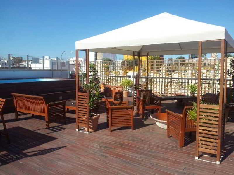 هتل Oasis Backpackers' Palace Sevilla سویل