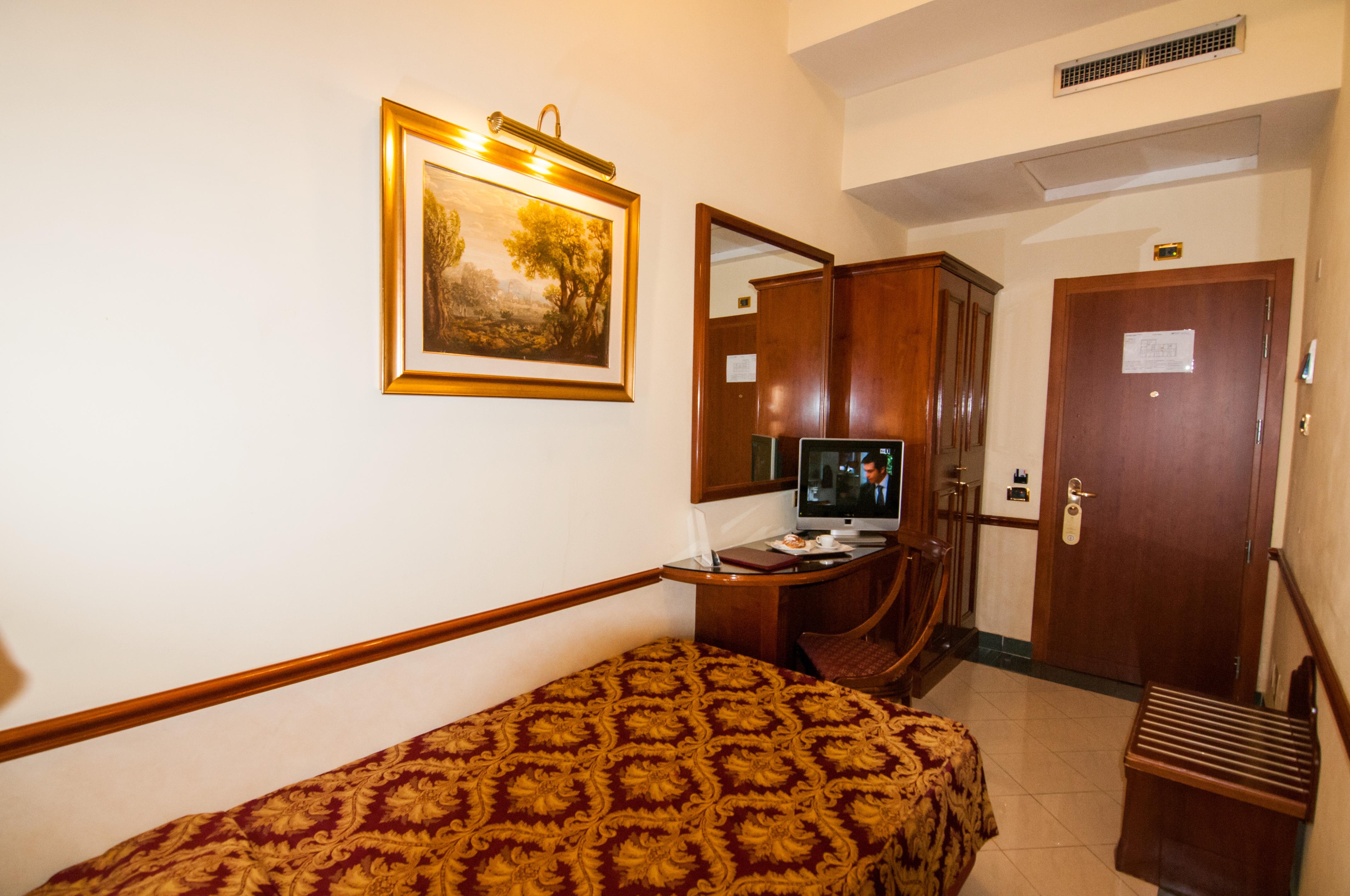 هتل Palladium Palace Hotel رم