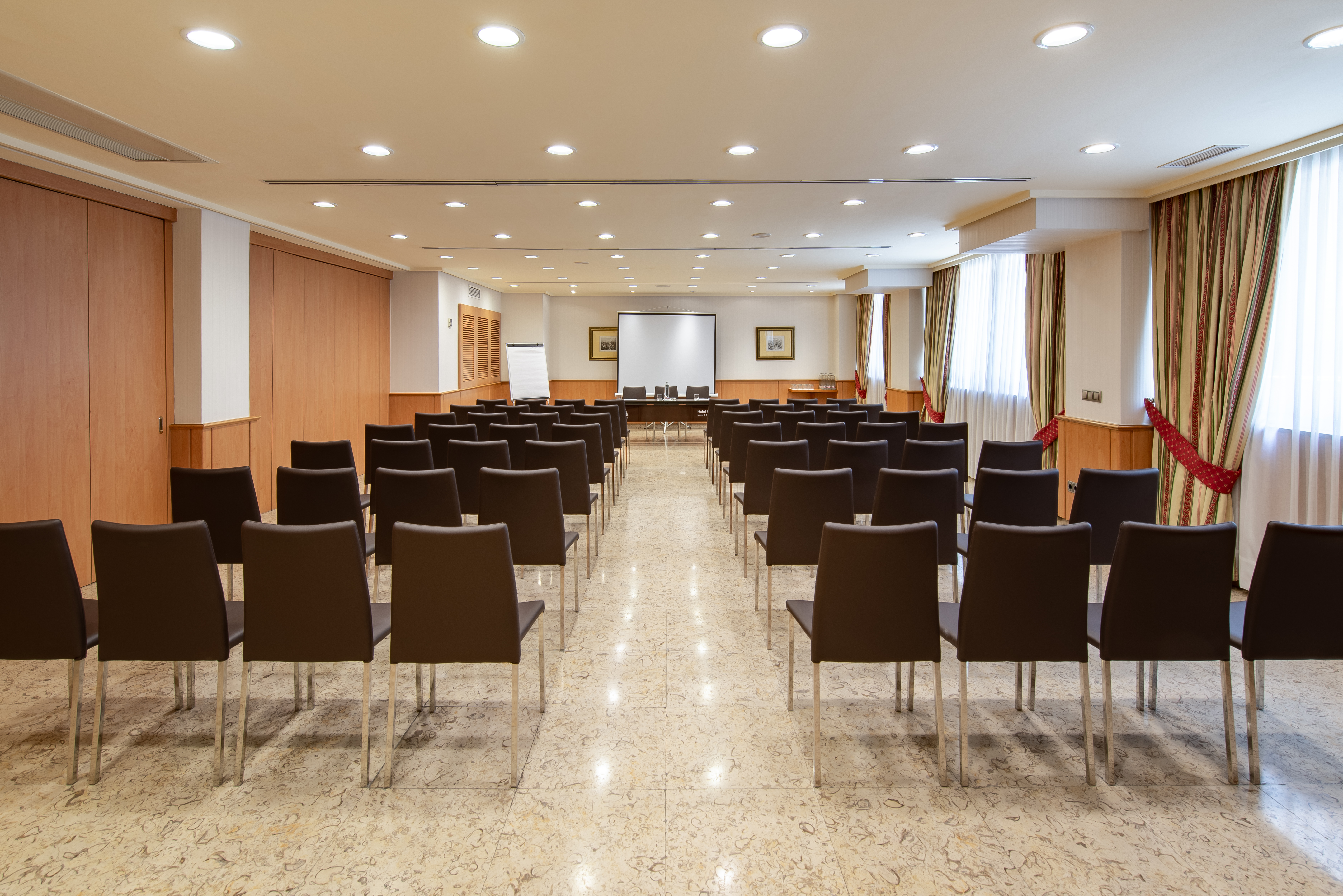 هتل Hotel Praga مادرید
