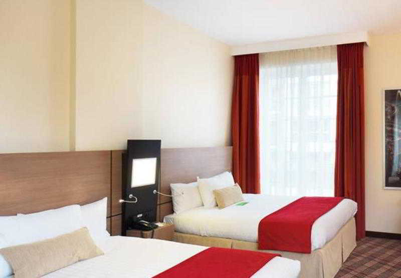 هتل Courtyard Hotel by Marriott Paris Boulogne Boulogne-Billancourt