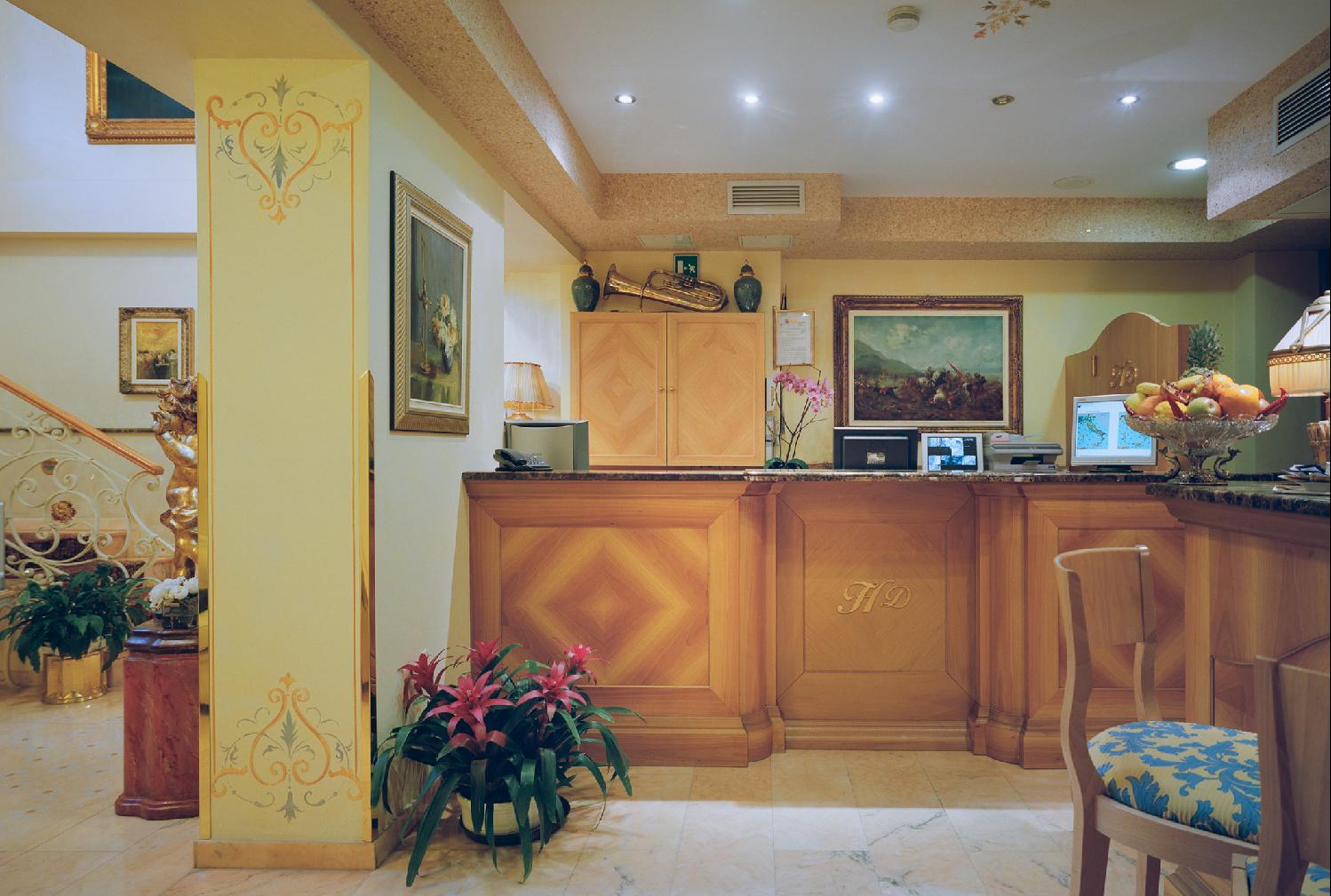 هتل Dieci میلان