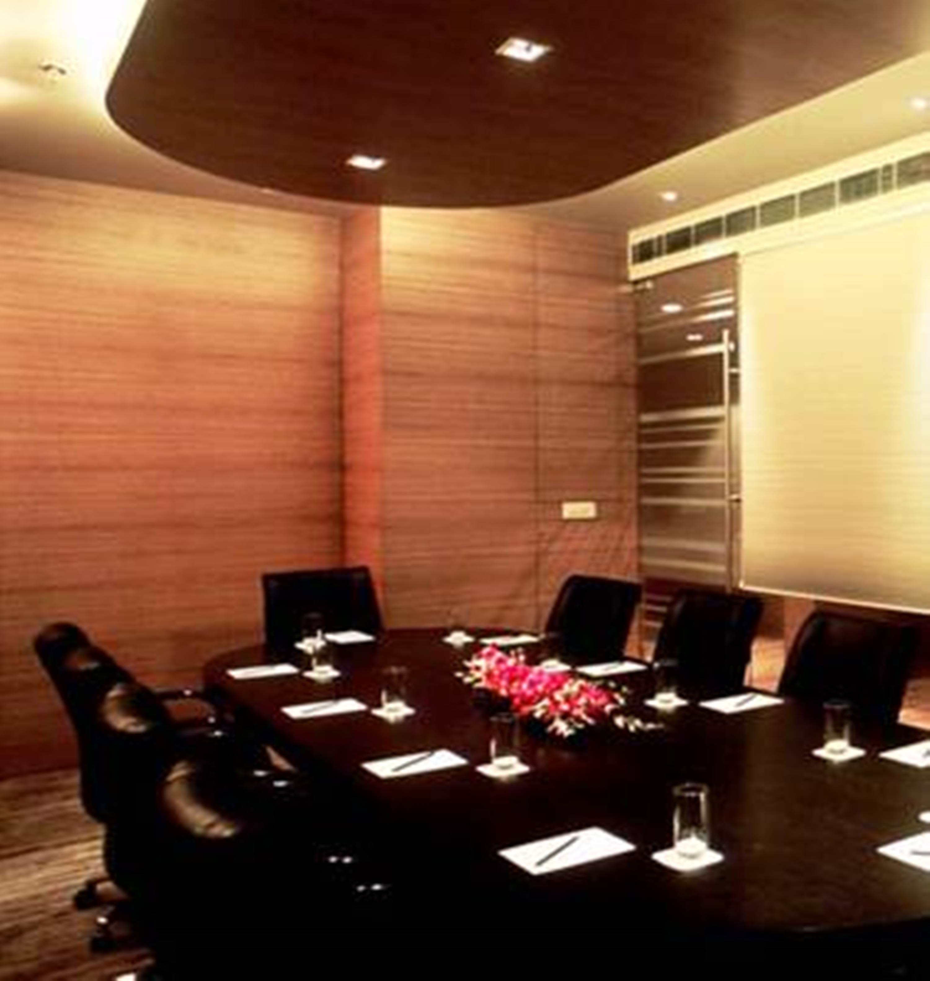 هتل Svelte Hotel & Personal Suites دهلی