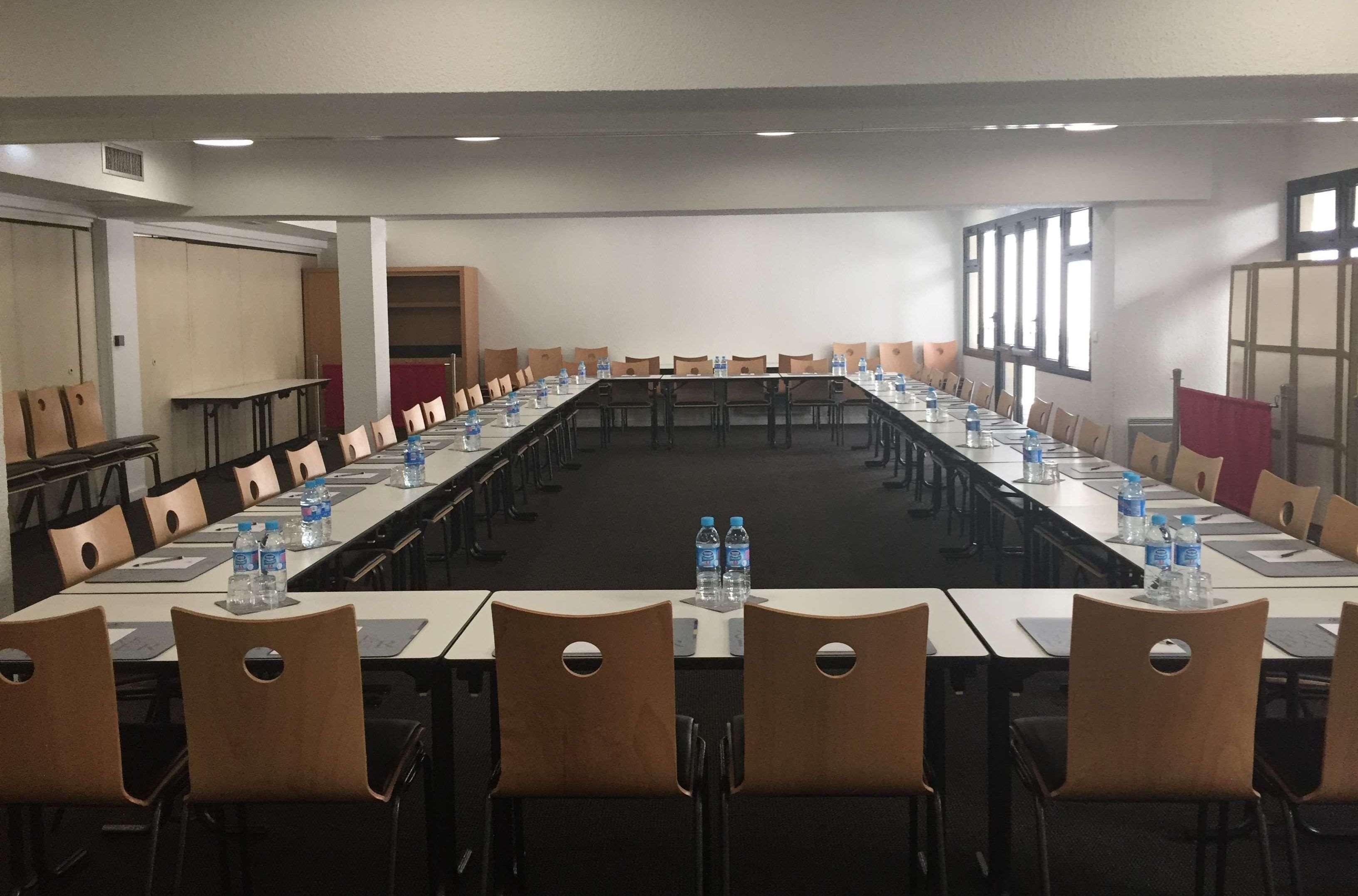 هتل Kyriad Le Bourget Centre - Parc des Expositions Le Bourget