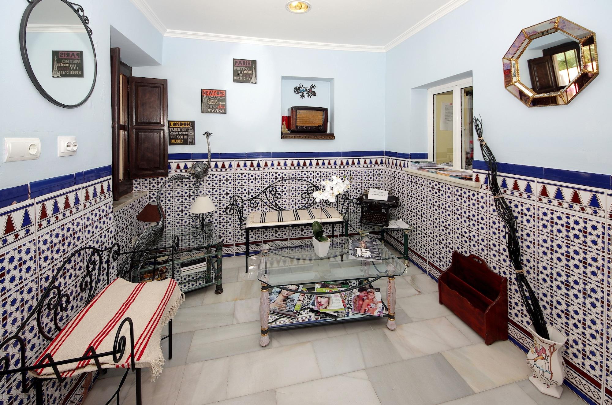 هتل Pensión Aduar Marbella