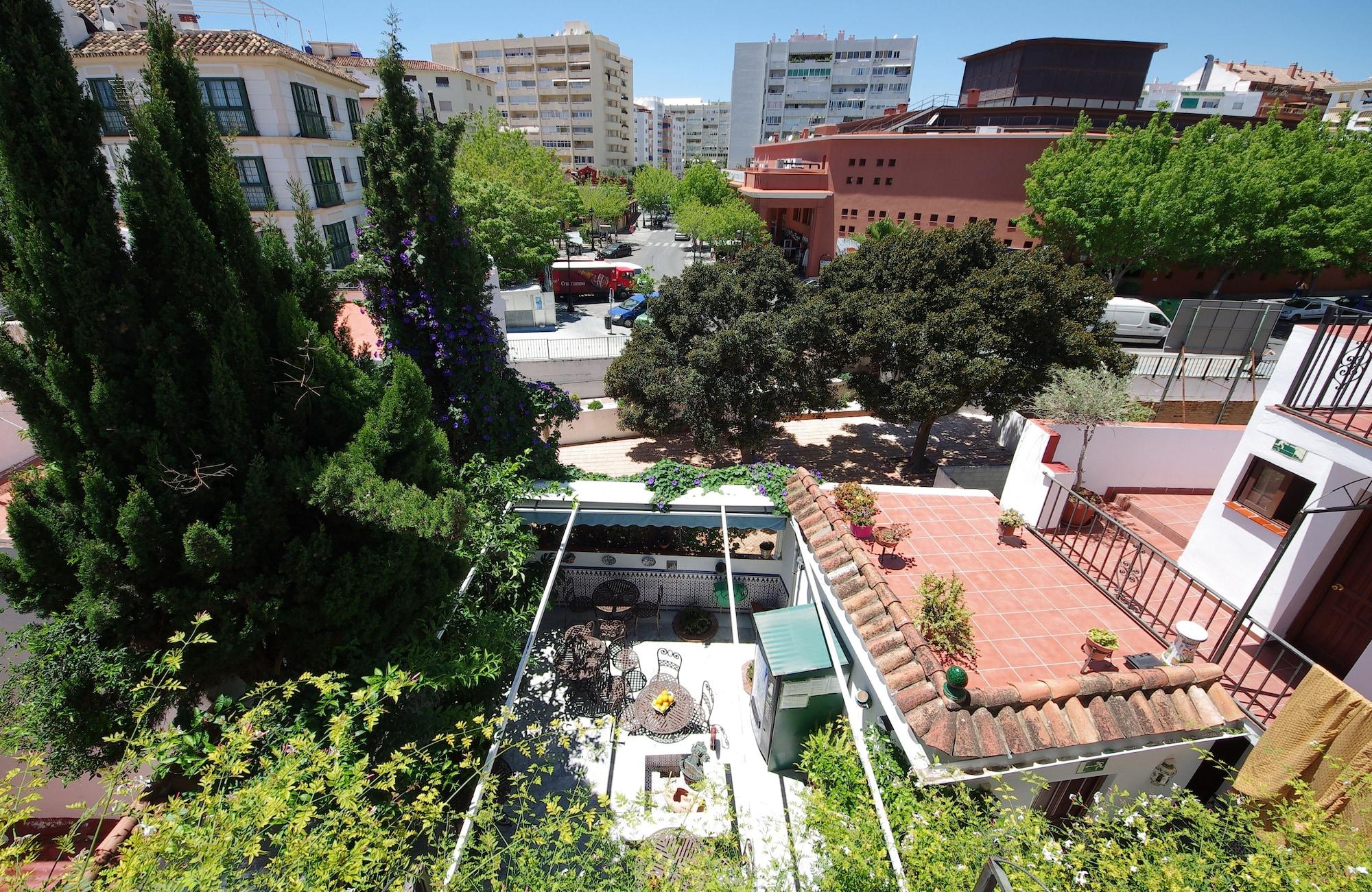 هتل Pensión Aduar Marbella